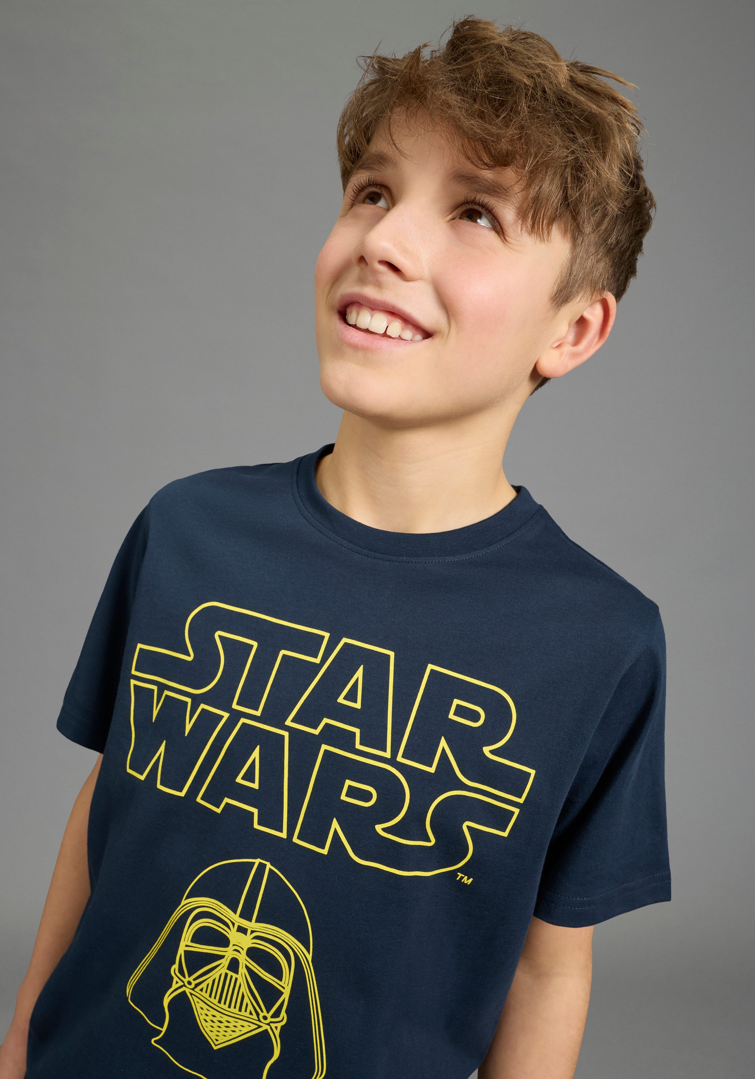 KIDSWORLD T-Shirt STAR WARS: DARTH VADER - Disney Shirt DARTH VADER Shirt. Kurzarm, mit modischem Druck, aus Baumwolle