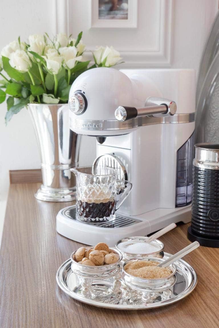 EDZARD Dekotablett Pipe, rundes Serviertablett mit Verzierungen, versilbert, Ø 22 cm