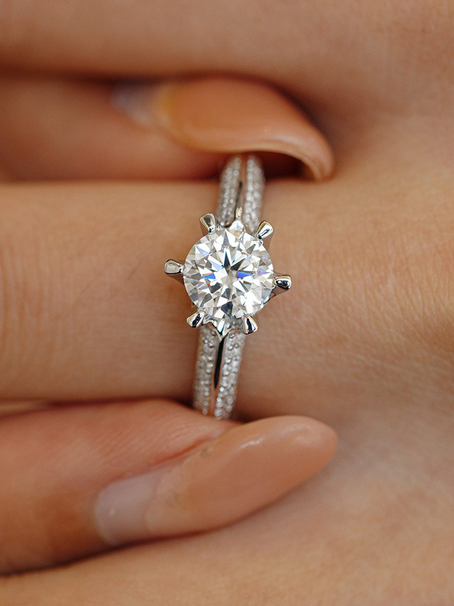 Staufergold Verlobungsring Moissanit Solitärring „Crown Split“ 1ct