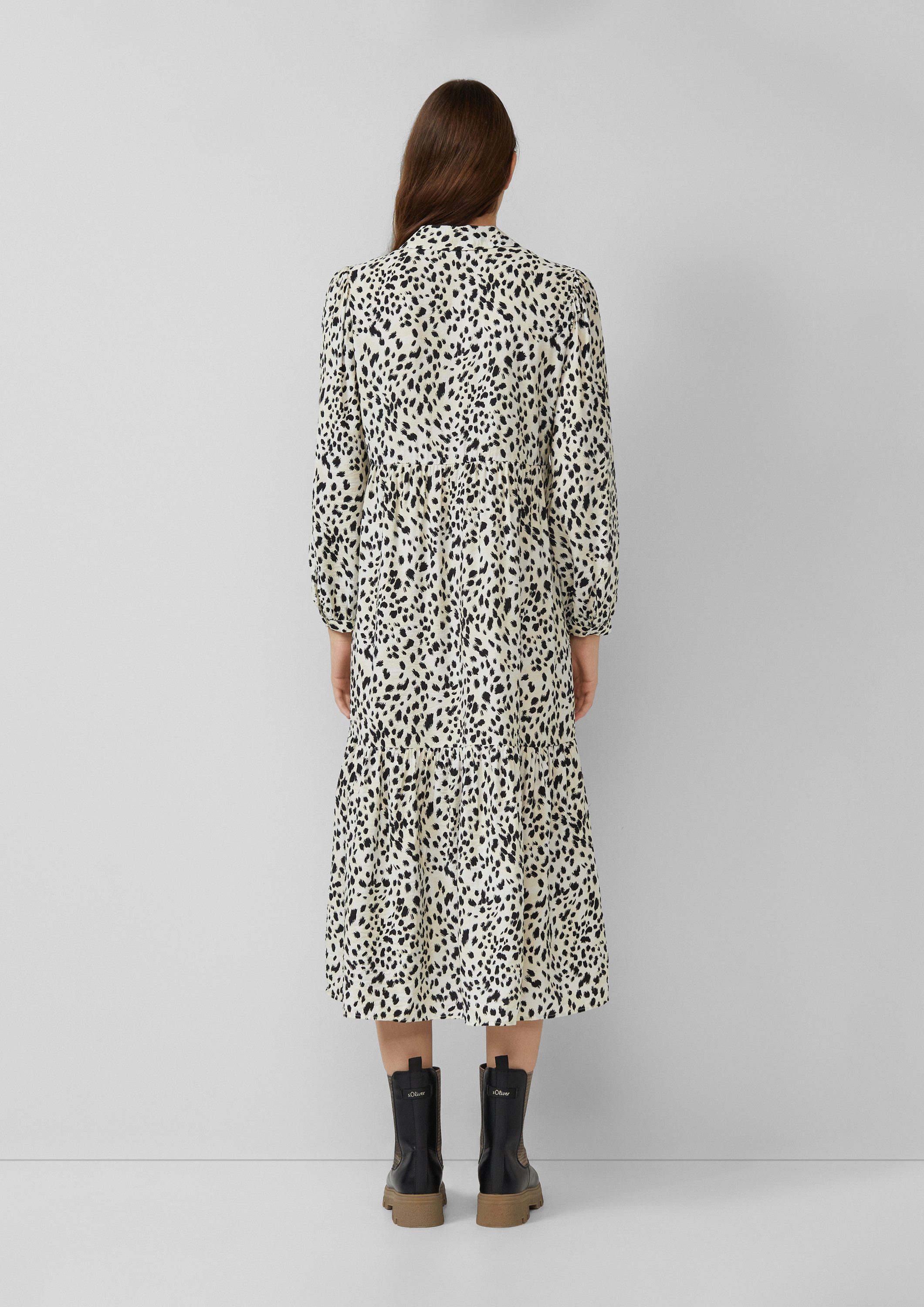 s.Oliver Midikleid Kleid Strukturiertes Viskosemix-Kleid im A-Shape mit Eingrifftaschen