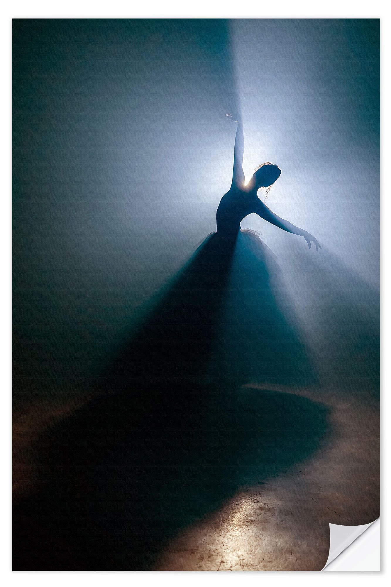 Posterlounge Wandfolie Editors Choice, Balletttänzerin im Rampenlicht, Fotografie