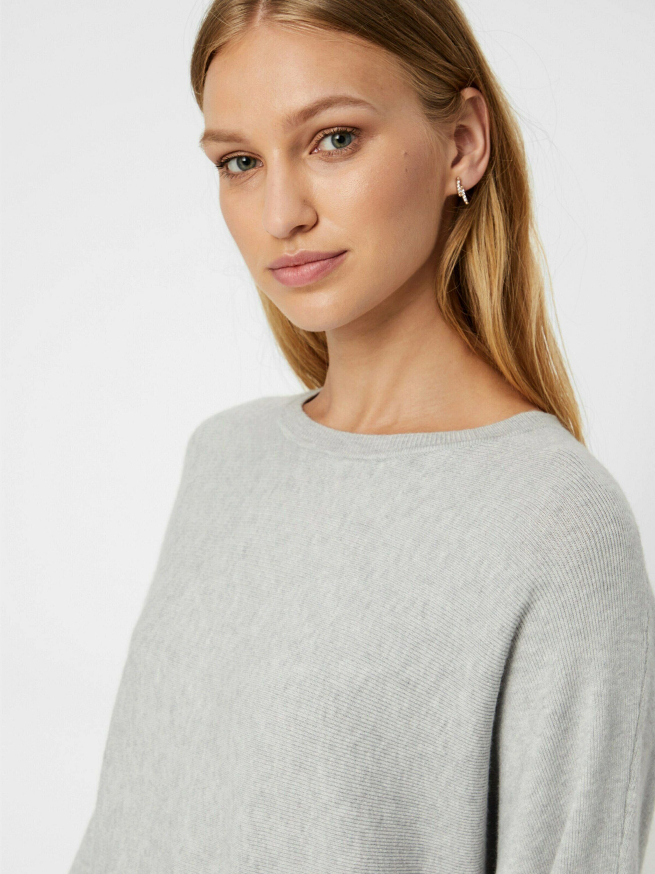 noisy may sweater