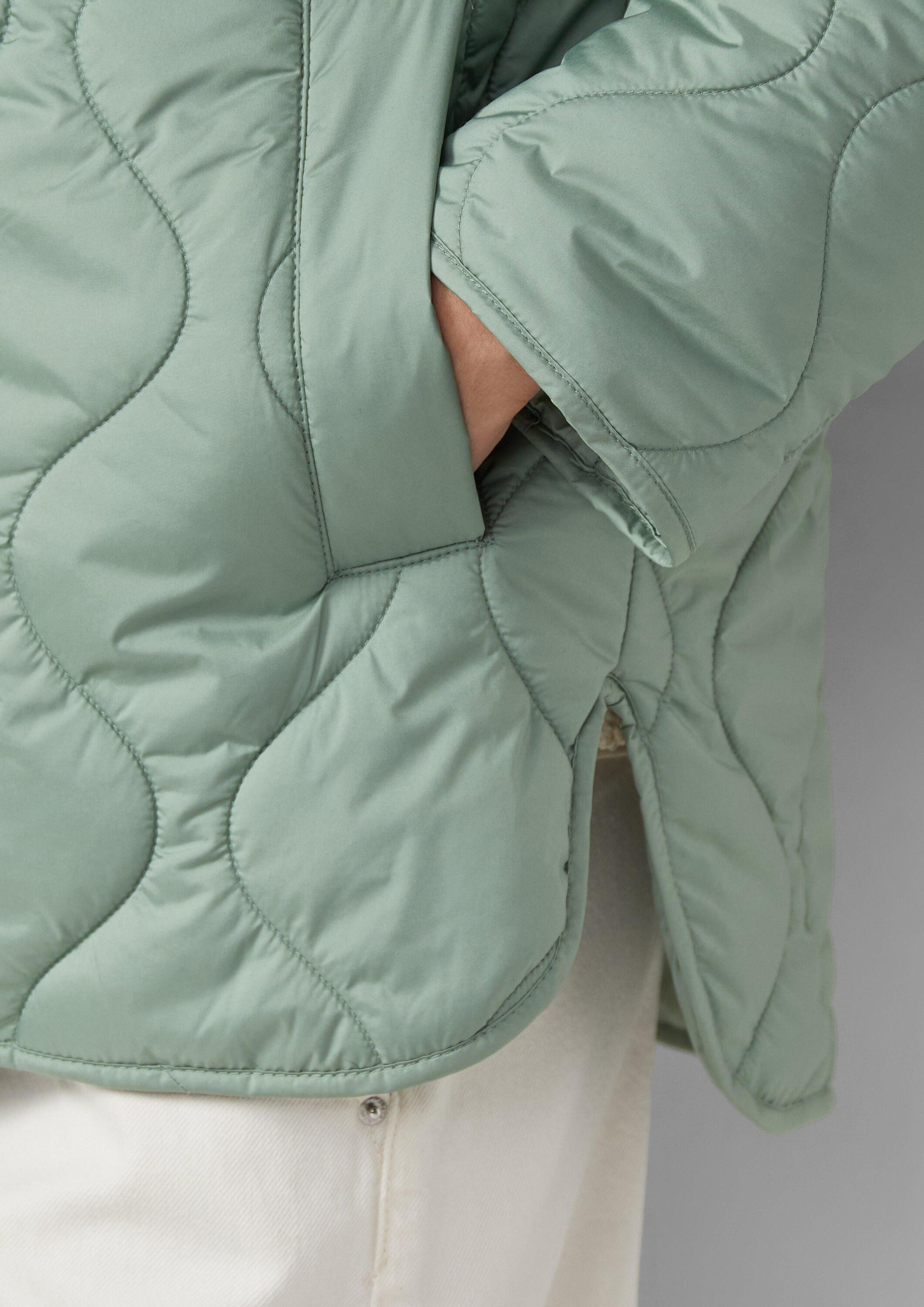 s.Oliver Funktionsjacke Outdoor-Jacke Steppjacke mit Bomberkragen und seitlichen Schlitzen – Bild 4 von 5