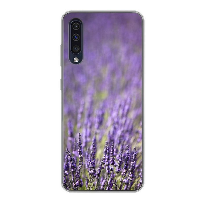 MuchoWow Handyhülle Nahaufnahme eines lilafarbenen Lavendelfeldes Handyhülle Samsung Galaxy A30s Smartphone-Bumper Print Handy