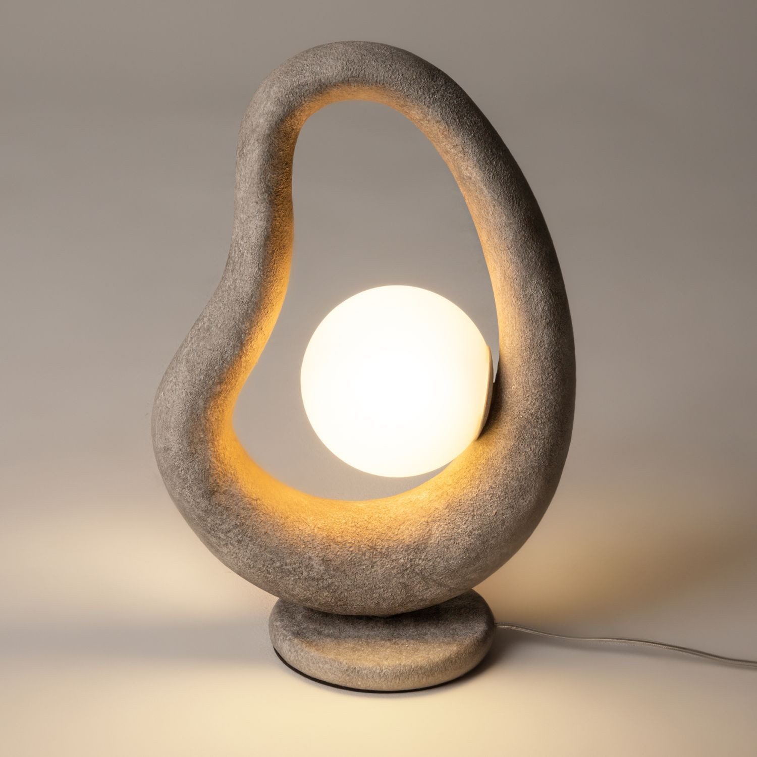 Licht-Erlebnisse Nachttischlampe YORIN, ohne Leuchtmittel, Glas Beton G9 38 cm Grau Weiß Kugel Schirm Modern Tischlampe