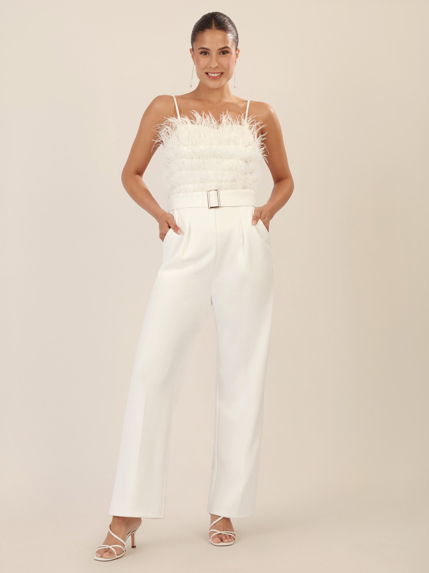 Apart Jumpsuit mit Straußenfedern verziert günstig online kaufen