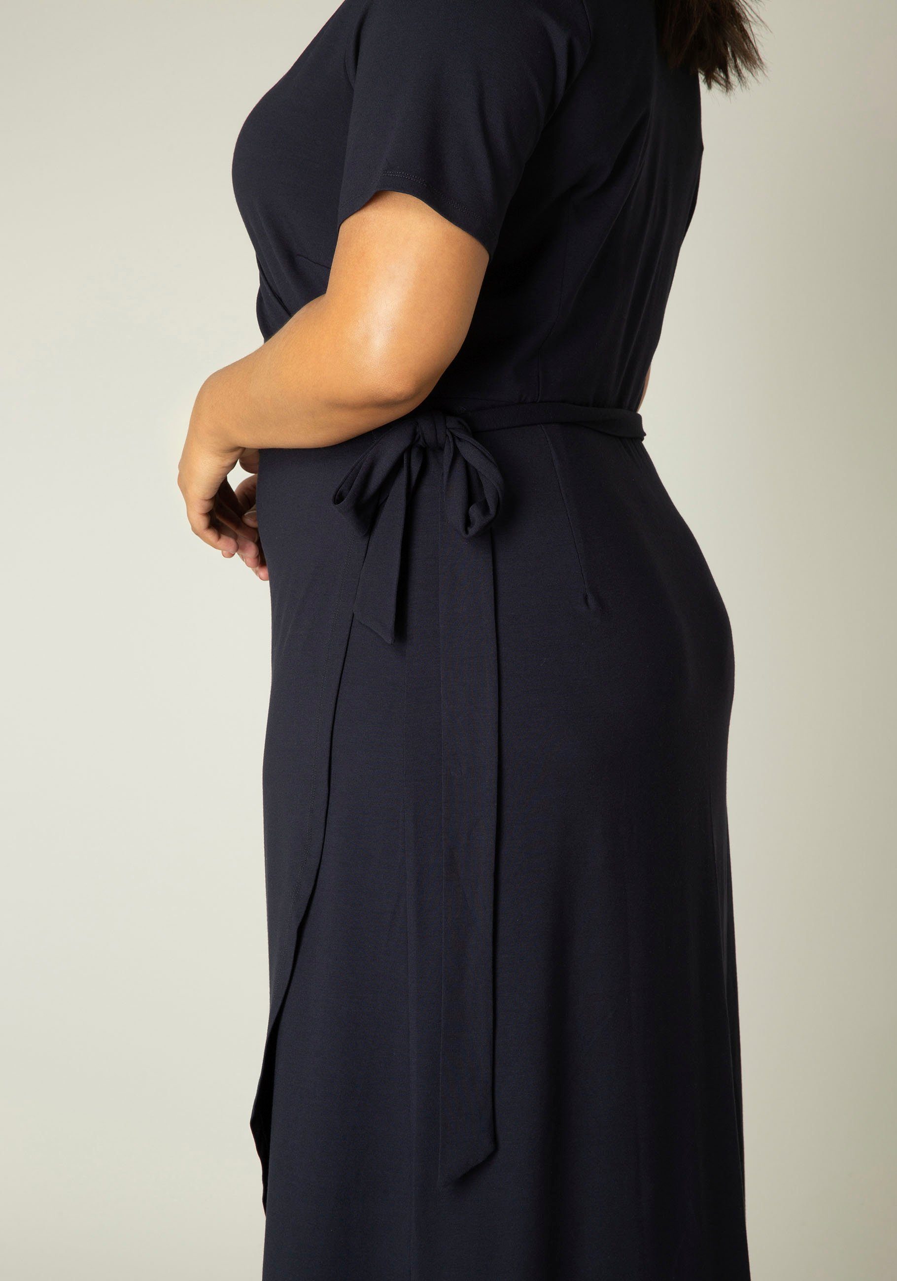 Curvy dark Base Abbie fließende Level Viskose-Mischqualität navy blue Wickelkleid Weich