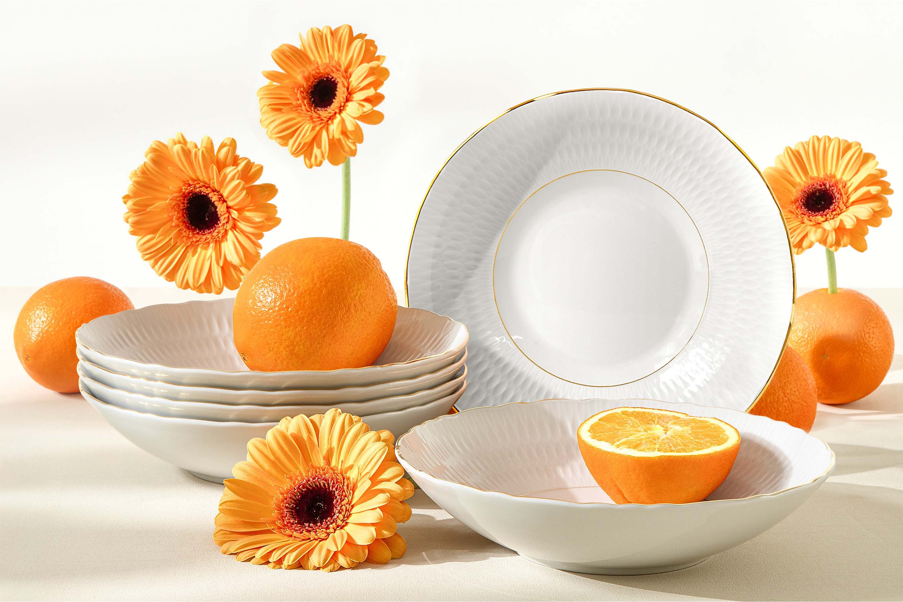 KONSIMO® Teller-Set CMIELOW SOFIA Tafelservice, 6x Suppenteller, Premium-Porzellan (6-tlg), 6 Personen, Porzellan, handgemalte Dekoration in echtem Gold, Handwäsche