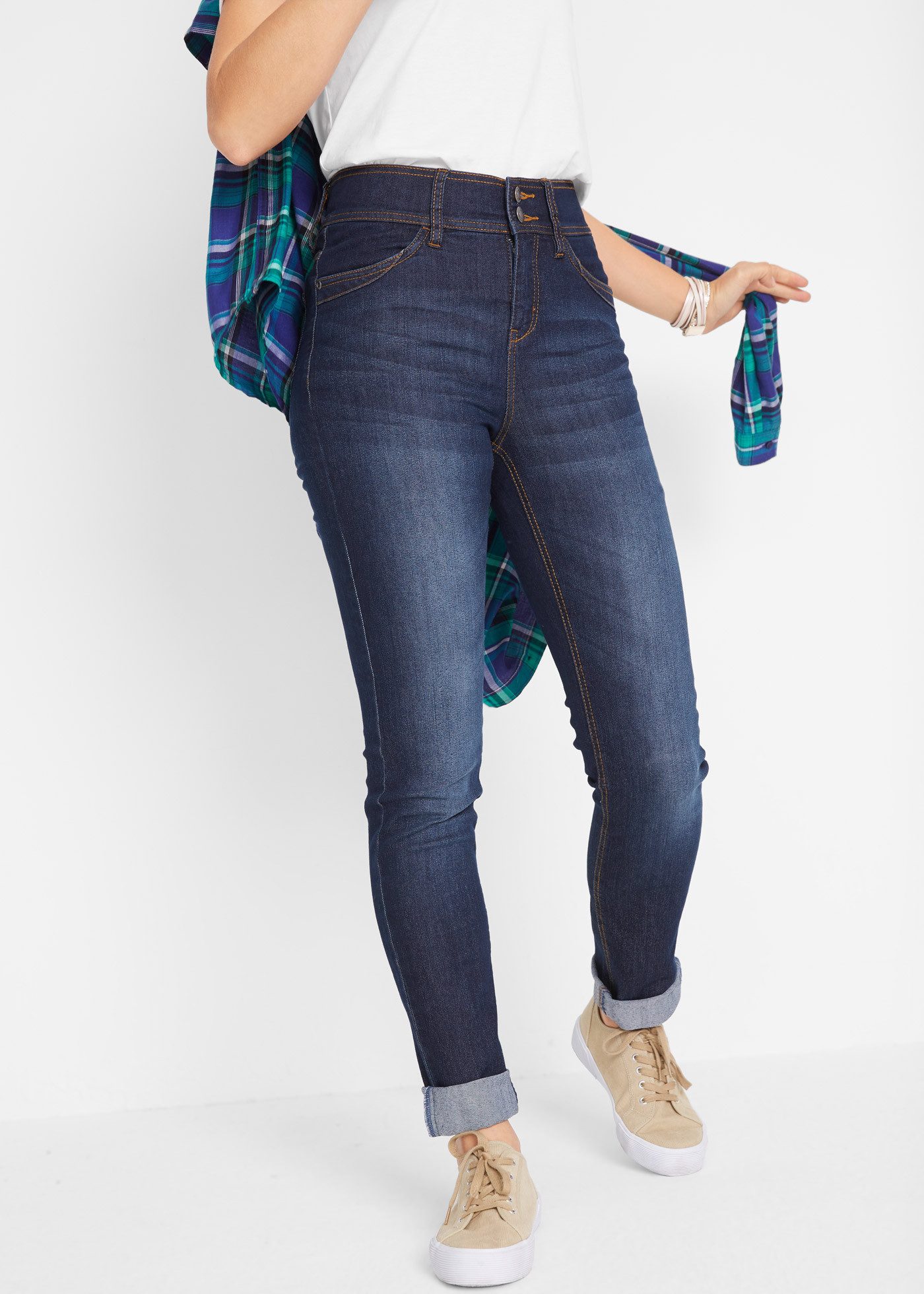 bonprix Slim-fit-Jeans Skinny fit Passform, mit Eingrifftaschen und Gesäßtaschen