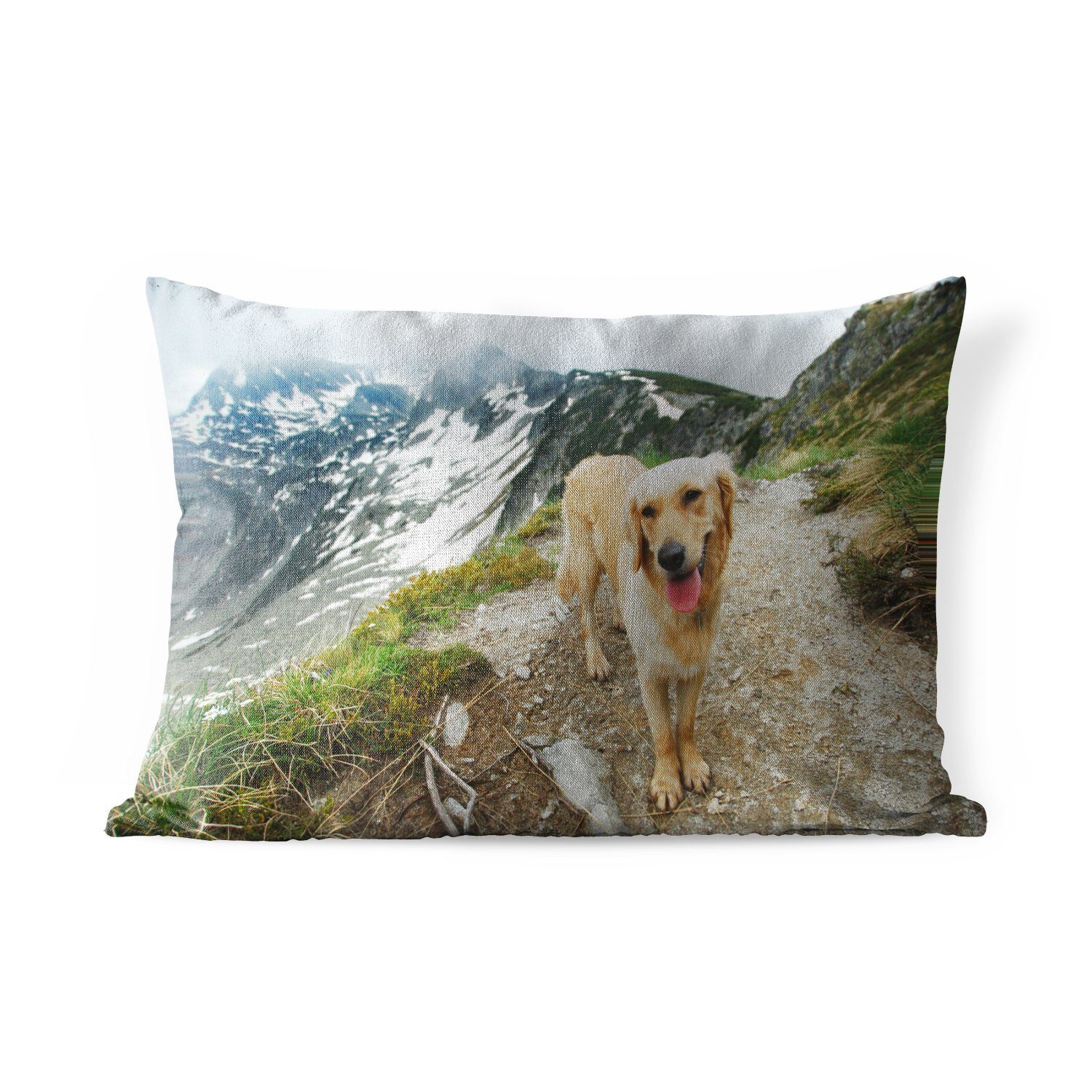 MuchoWow Dekokissen Ein Golden Retriever auf den Bergpfaden auf dem Gipfel eines Berges, Outdoor-Dekorationskissen, Polyester, Dekokissenbezug, Kissenhülle