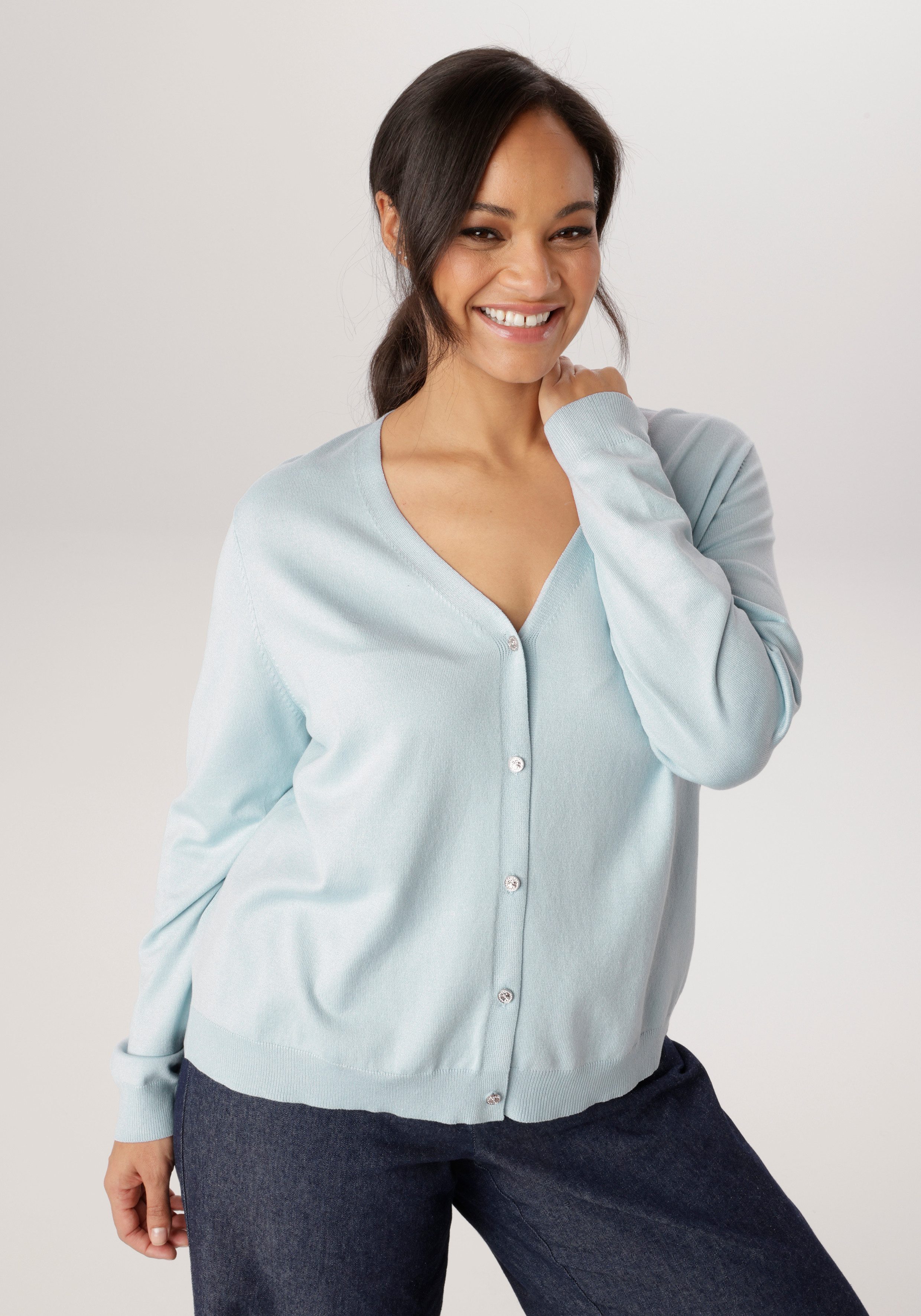 Aniston PLUS Strickjacke mit edlen Knöpfen