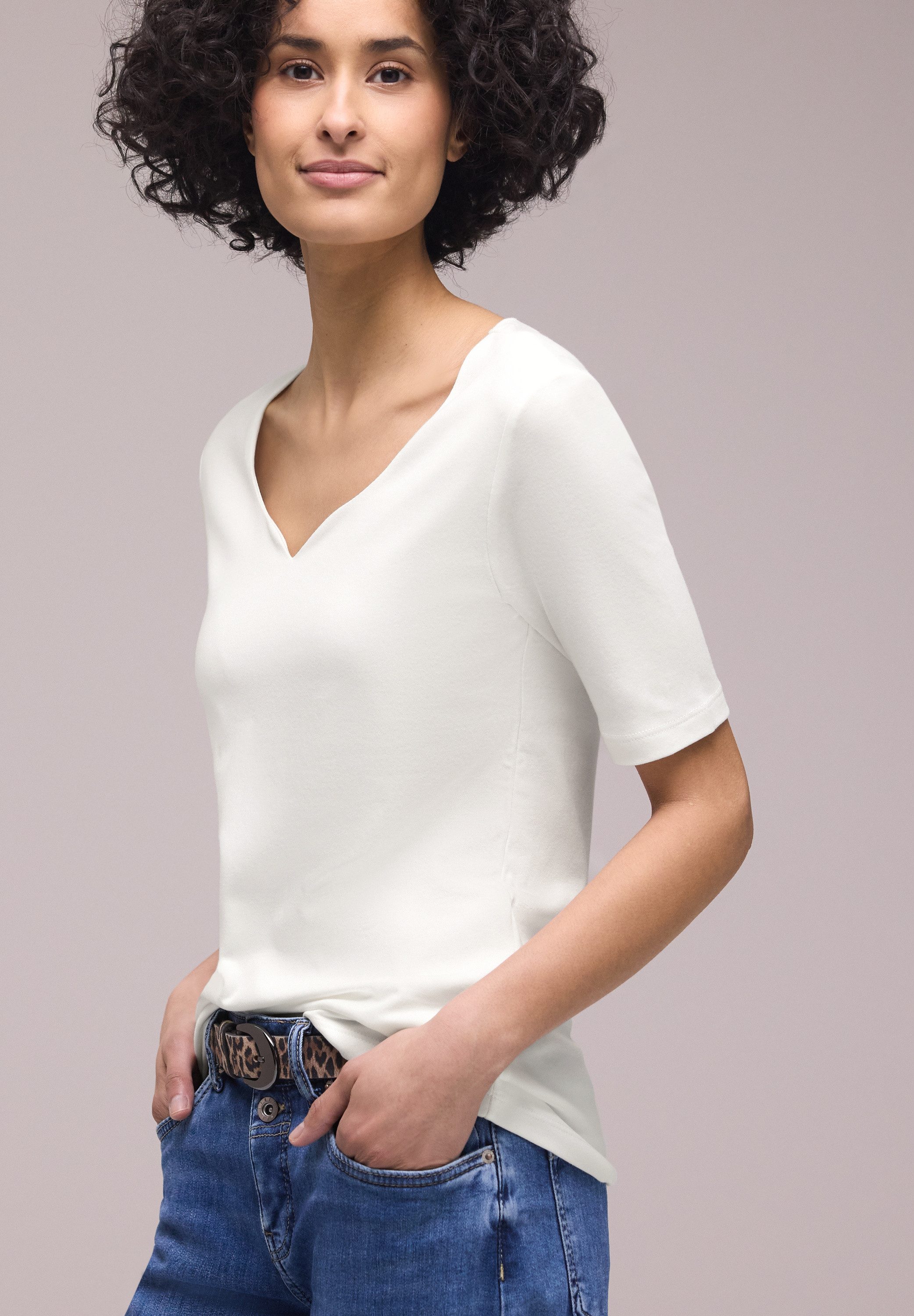 STREET ONE Kurzarmshirt Style Ada Sommershirt mit Herz-Ausschnitt