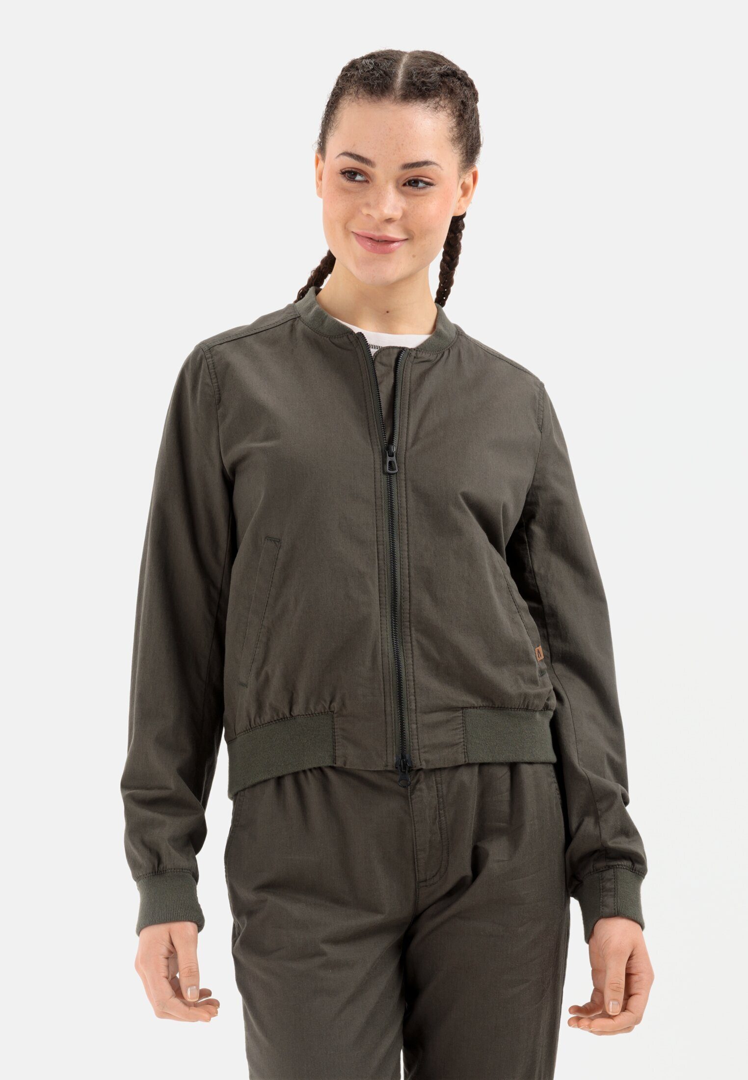 Bomberjacke im College-Style