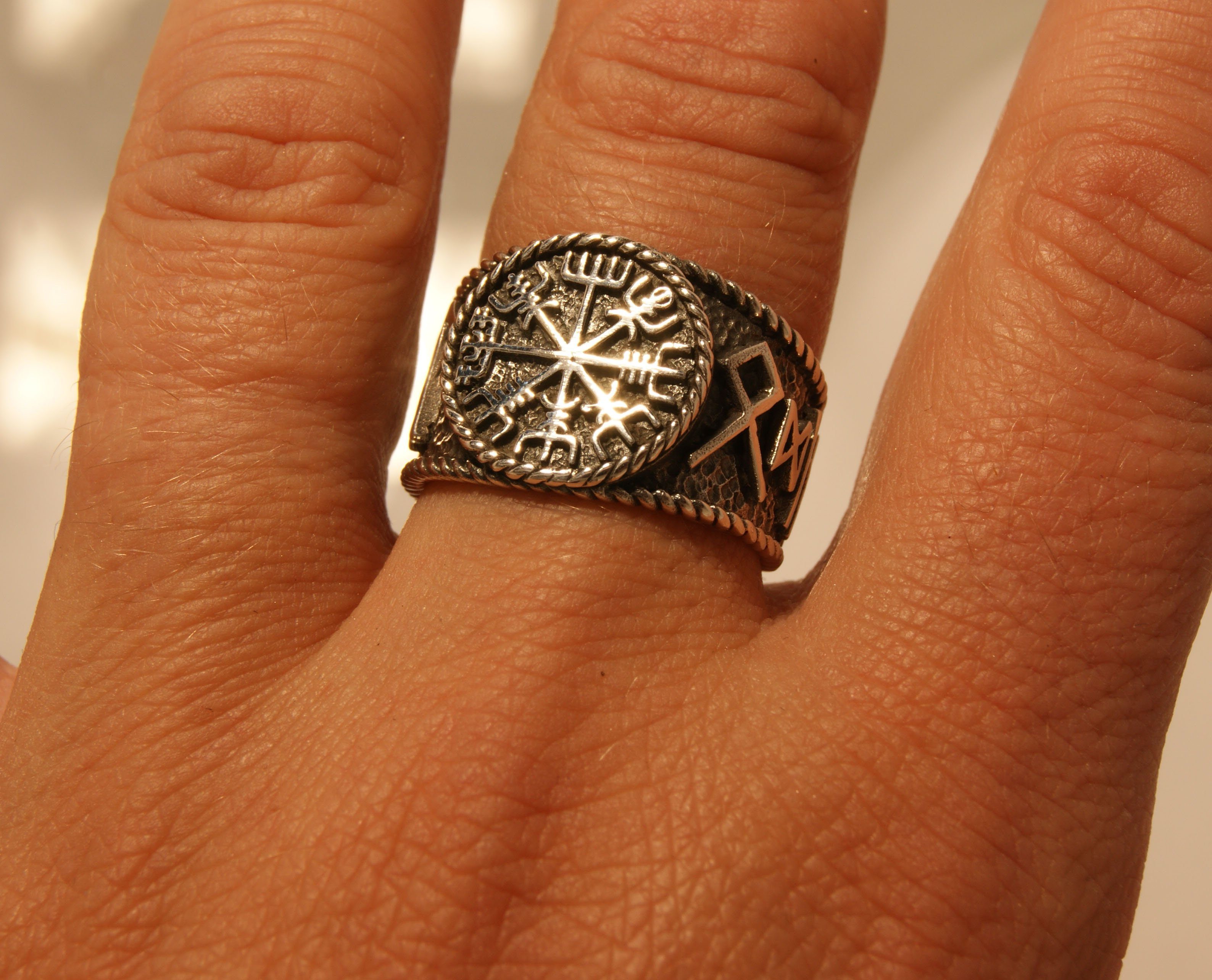 Kiss of Leather Silberring Ring Wikingerkompass Vegvisir Hail Odin Runen, Gr. 54-74