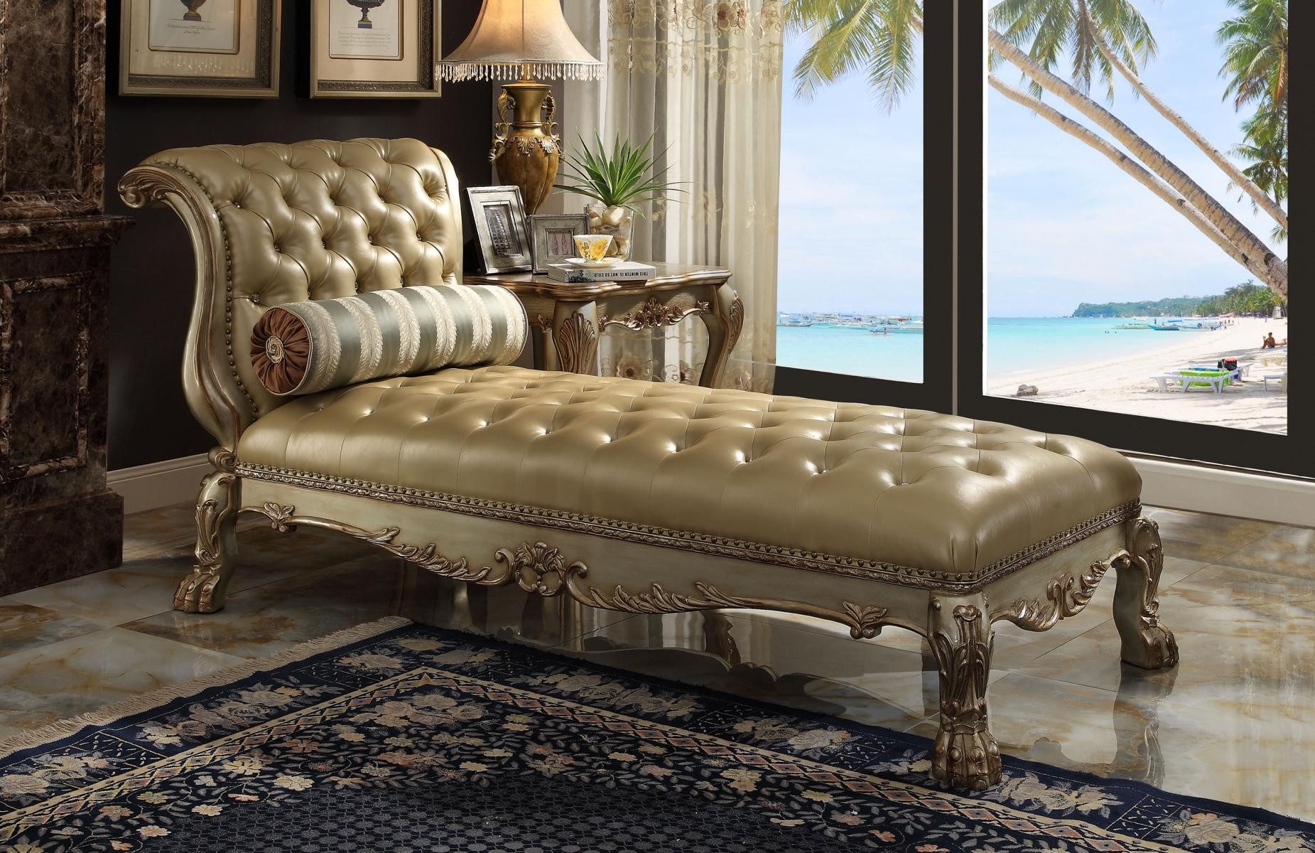 JVmoebel Chaiselongue Chesterfield Chaise Lounge aus Leder mit goldenen Akzenten, 1 Teile, Made in Europa