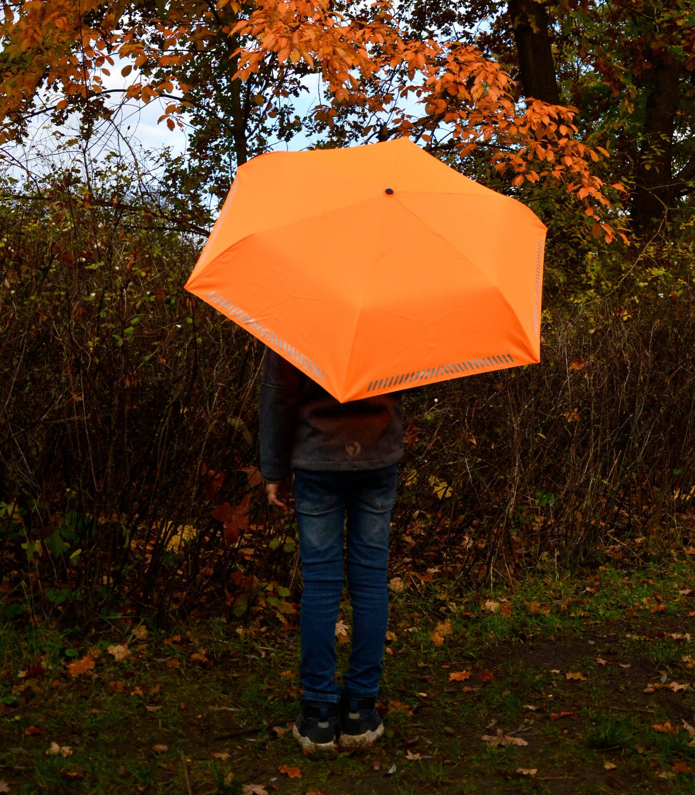 iX-brella Taschenregenschirm für Kinder Safety Reflex mit Auf-Zu-Automatik, kräftige Farben mit reflektierenden Streifen