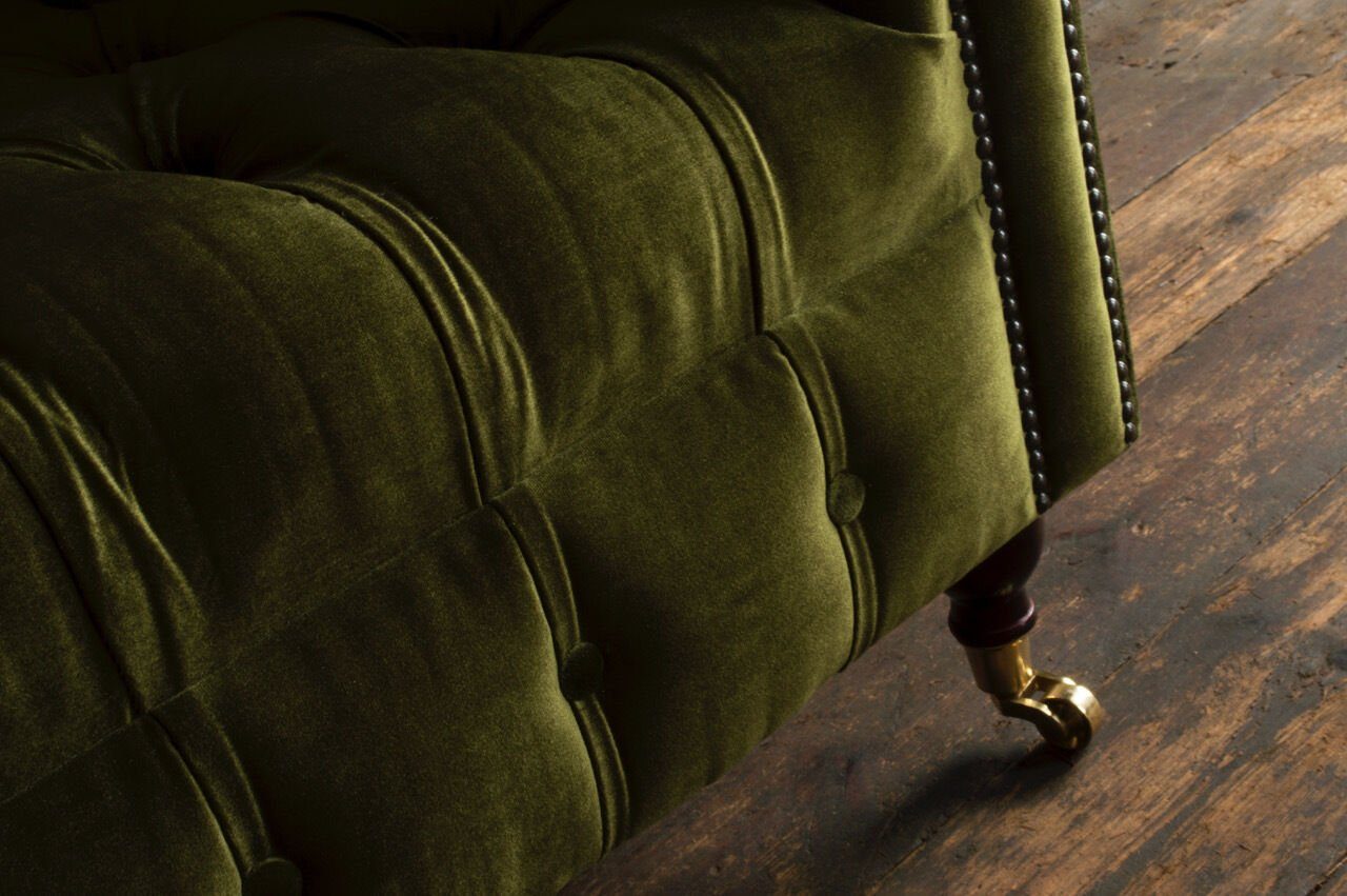 Grün Textil Sitzer Sofa Couch 2 Klassische Samt Chesterfield JVmoebel Chesterfield-Sofa,