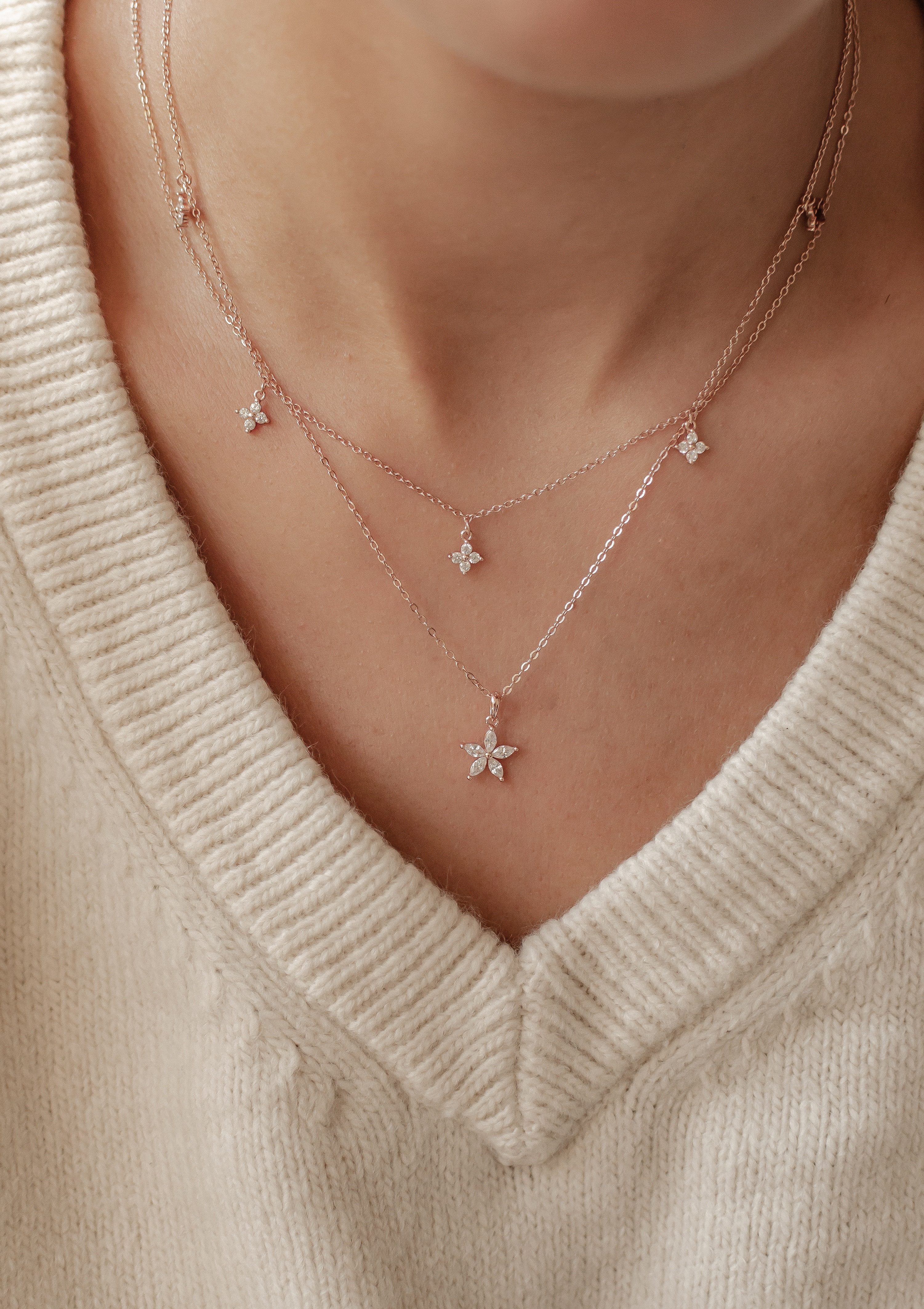 Hey Happiness Ketten-Set ‘Blütenblatt‘ 925 Silber Layer Damen Blume Zirkoni günstig online kaufen