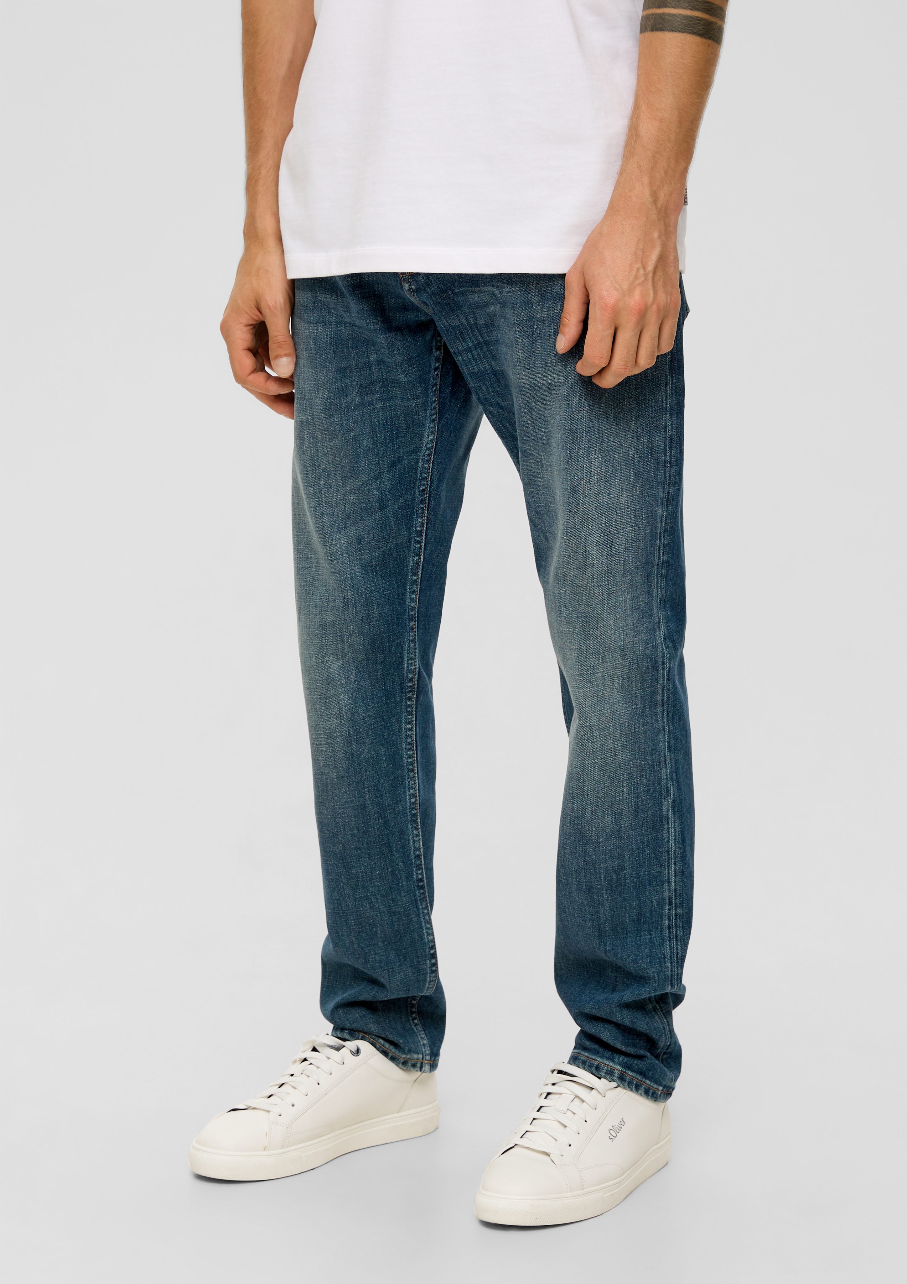 / / Ziernaht Rise Leder-Patch, High / Fit Regular Jeans Leg Mauro Stoffhose Tapered s.Oliver