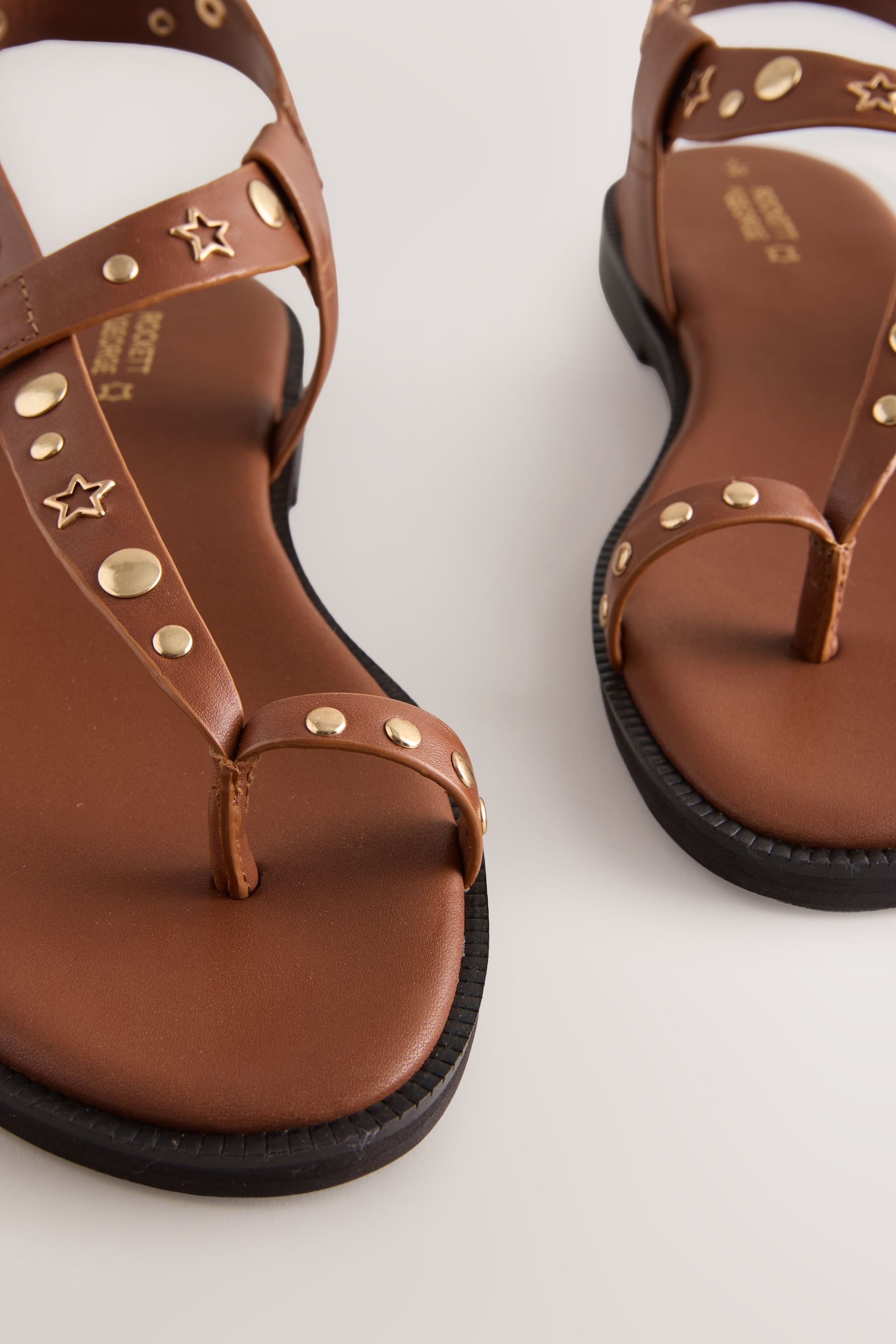 Rockett St George Rockett St George Leder-Sandalen mit Nietendetails Sandale (1-tlg)