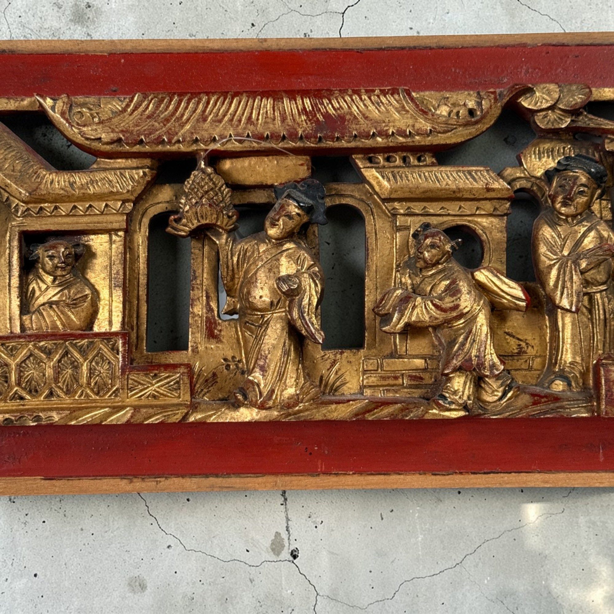 Asien LifeStyle Dekofigur Holzschnitzerei vergoldet – China Relief „Reise des Gelehrten“, 37 cm