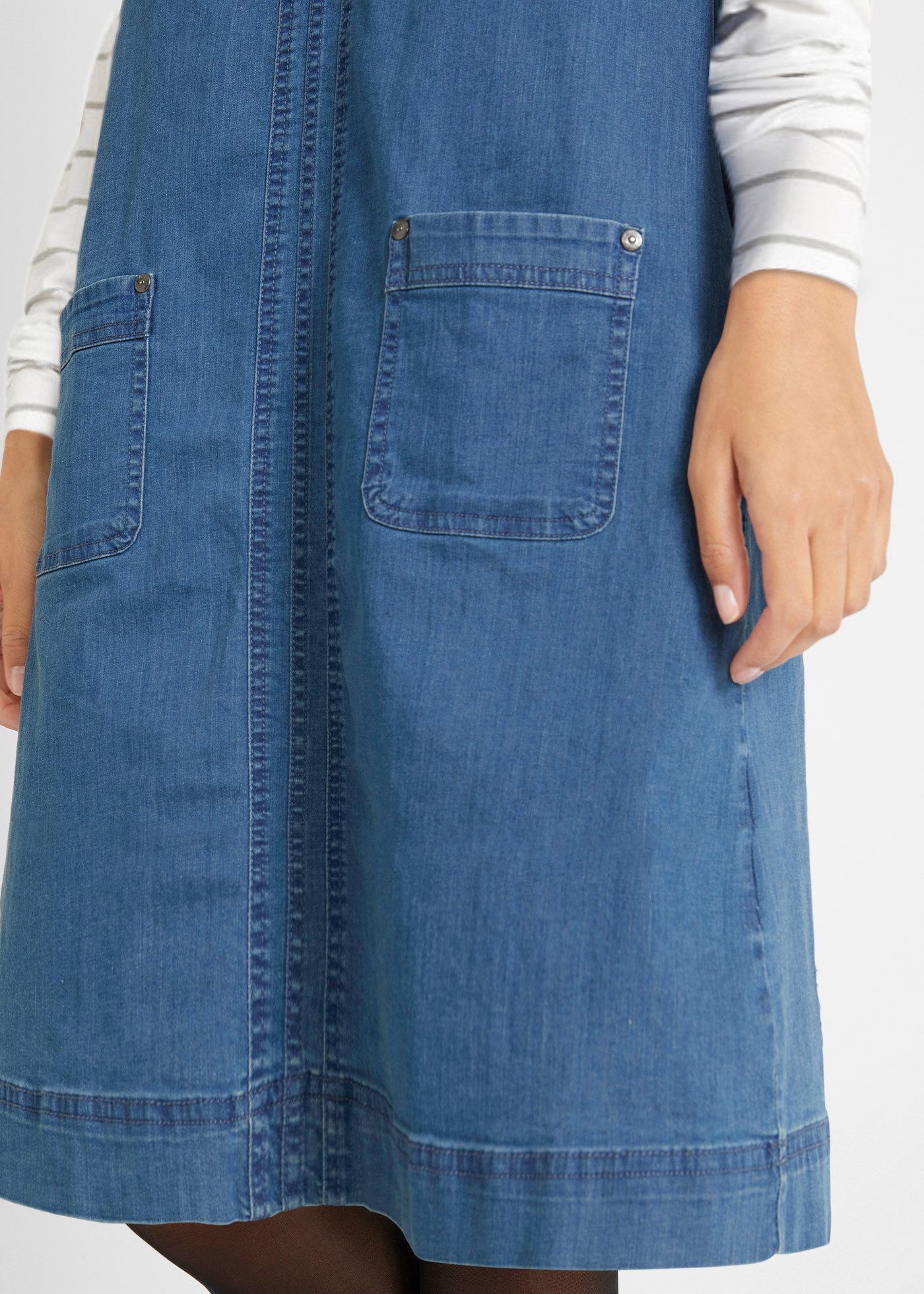 bonprix Jeanskleid Latzkleid mit verstellbaren Trägern, aufgesetzte Taschen