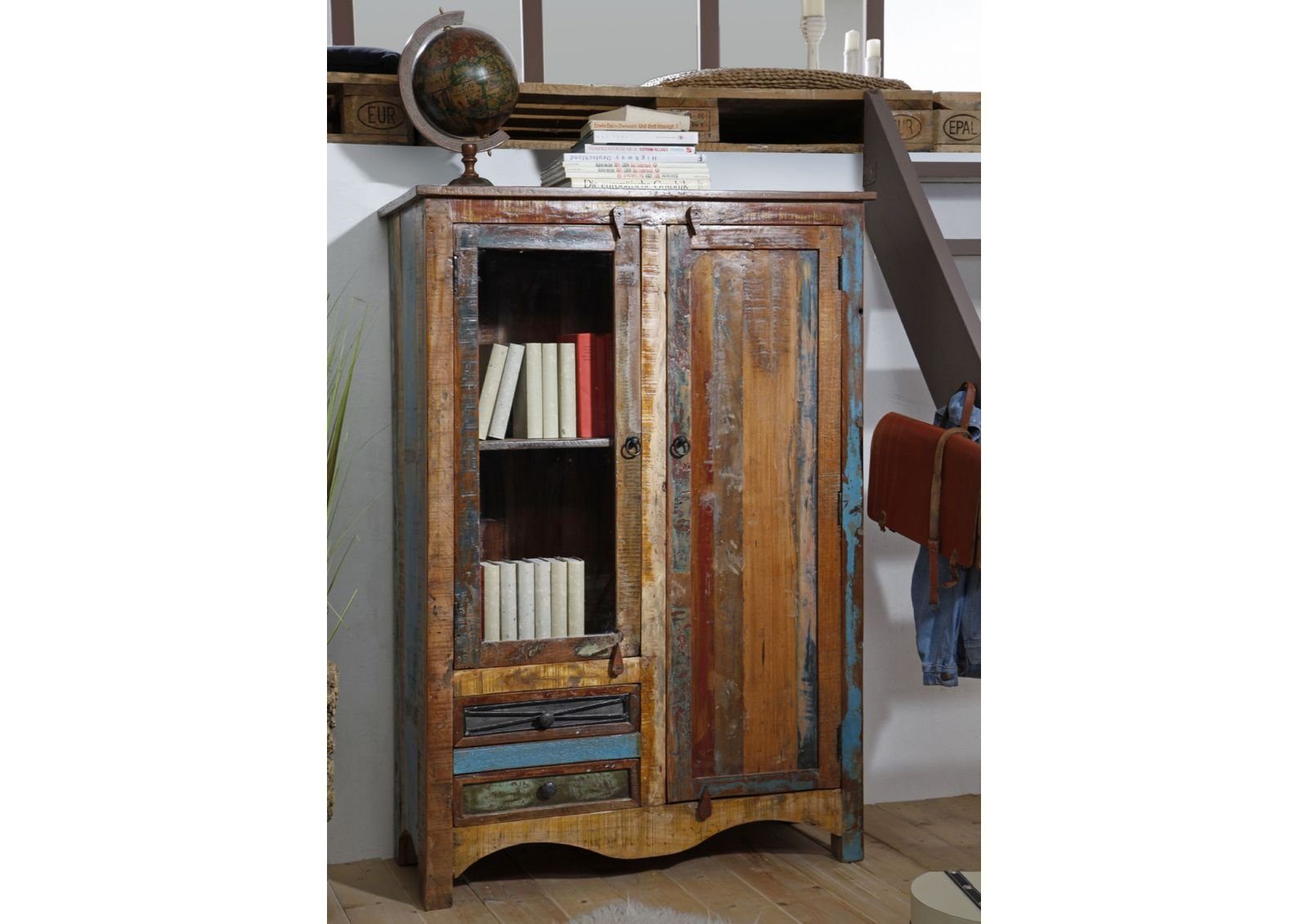 Massivmoebel24 Standvitrine NATURE OF SPIRIT (Vitrine Altholz 95x42x140 mehrfarbig lackiert NATURE OF SPIRIT #51) Vitrine Altholz 95x42x140 mehrfarbig lackiert NATURE OF SPIRIT #51