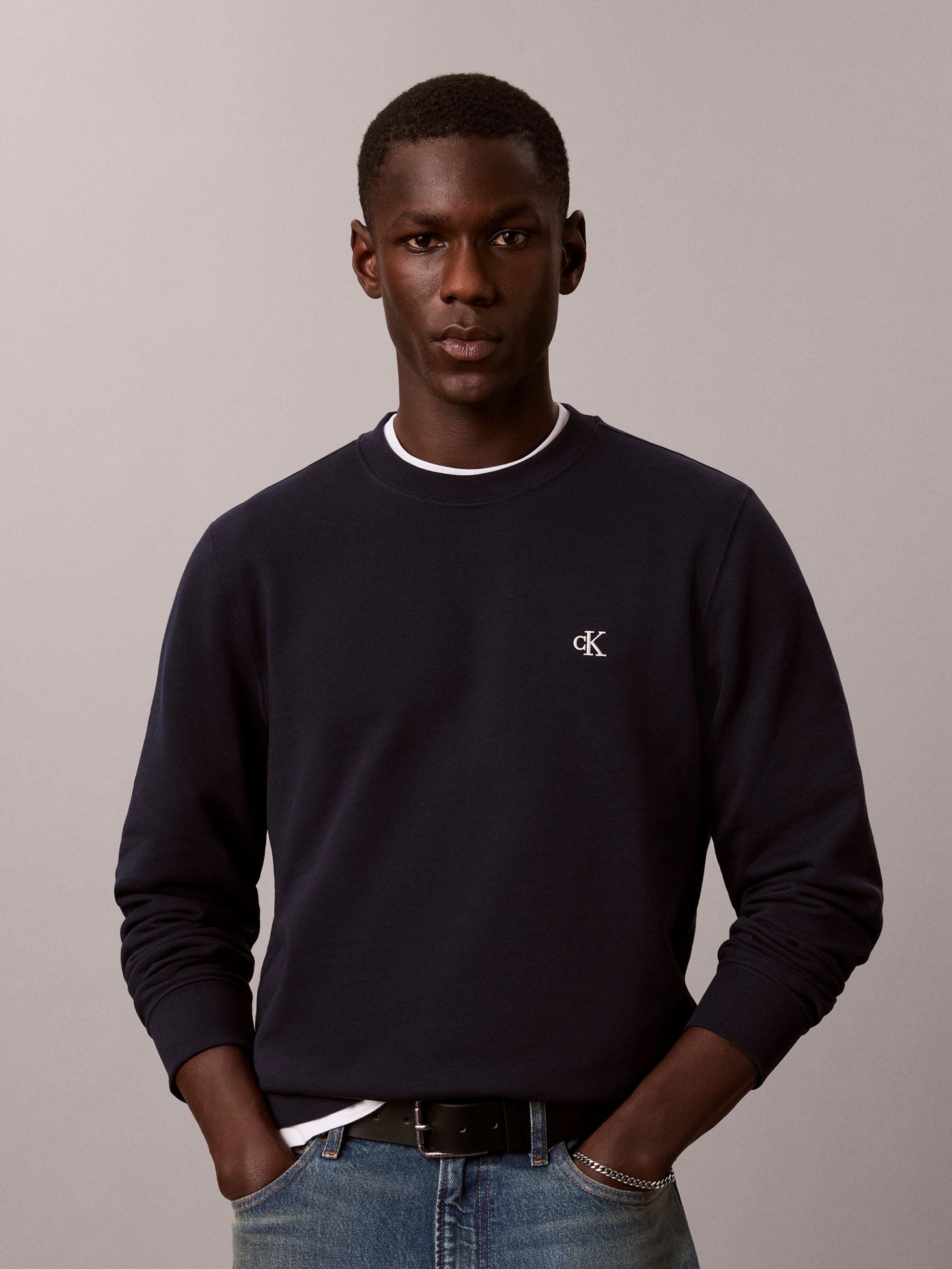 Calvin Klein Jeans Sweatshirt Rundhalsuasschnitt, Regular Fit, Logo-Stickerei