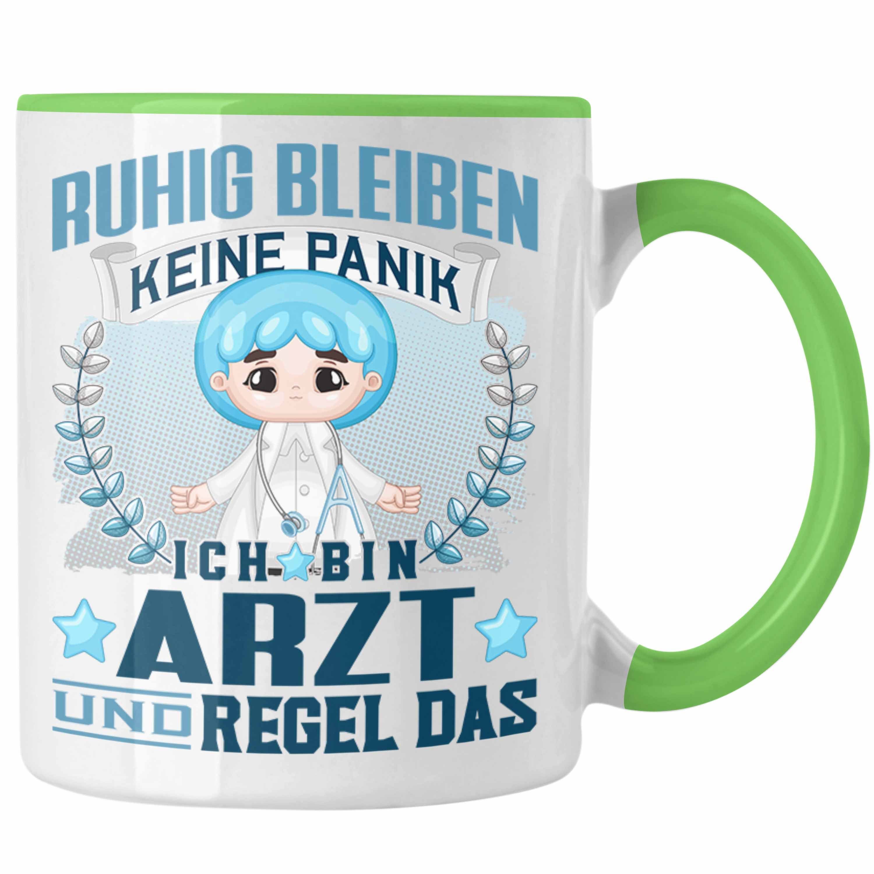 Trendation Tasse Trendation - Arzt Tasse Geschenk Lustiger Spruch Männer Ruhig Bleiben Grün