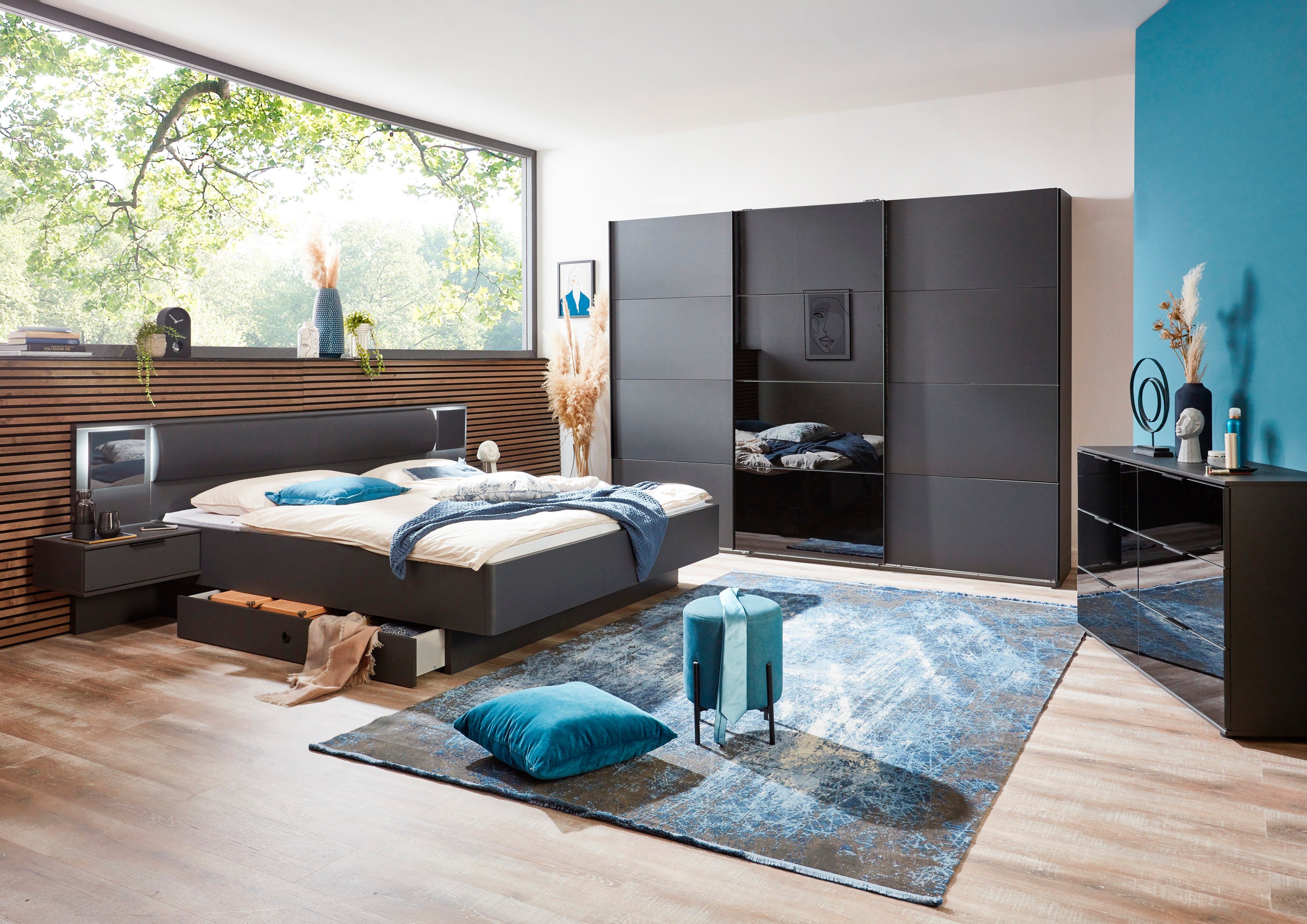 Wimex Schwebetürenschrank Barcelona mit Glaselementen auf der Mitteltür
