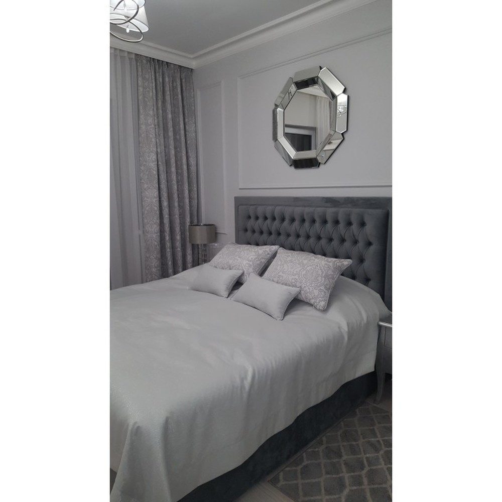 Bett Chesterfield Polsterbett in Grau für elegantes Schlafzimmerambiente