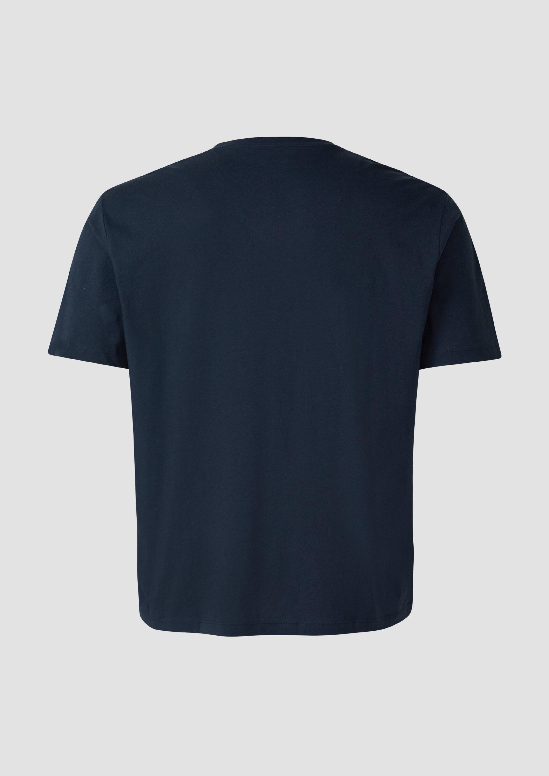 s.Oliver Kurzarmshirt T-Shirt Baumwoll-T-Shirt mit V-Ausschnitt und Logopri günstig online kaufen