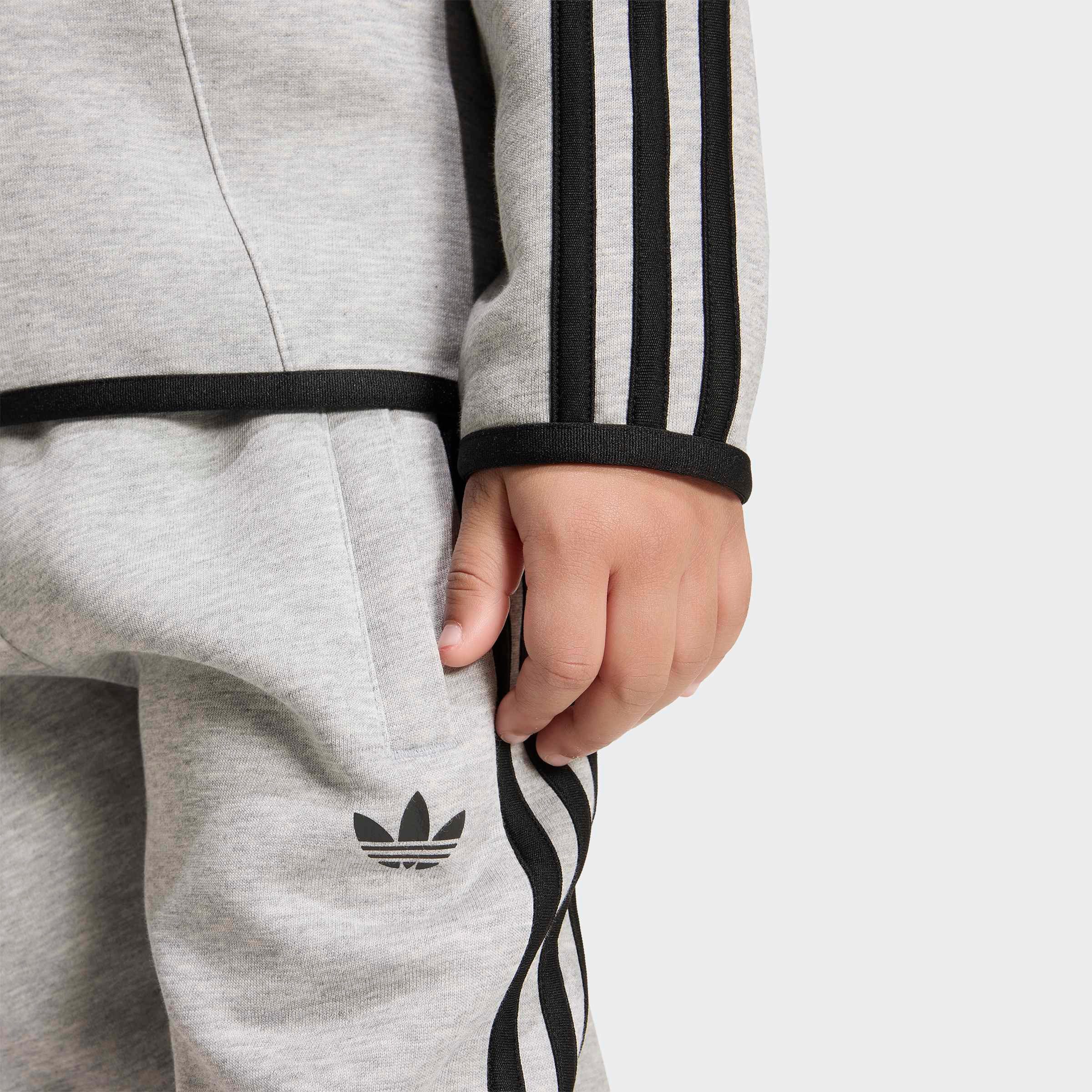 adidas Originals Trainingsanzug (2-tlg), für Kinder, sportlicher Stil, zweiteiliges Set, aus Baumwolle – Bild 5 von 5
