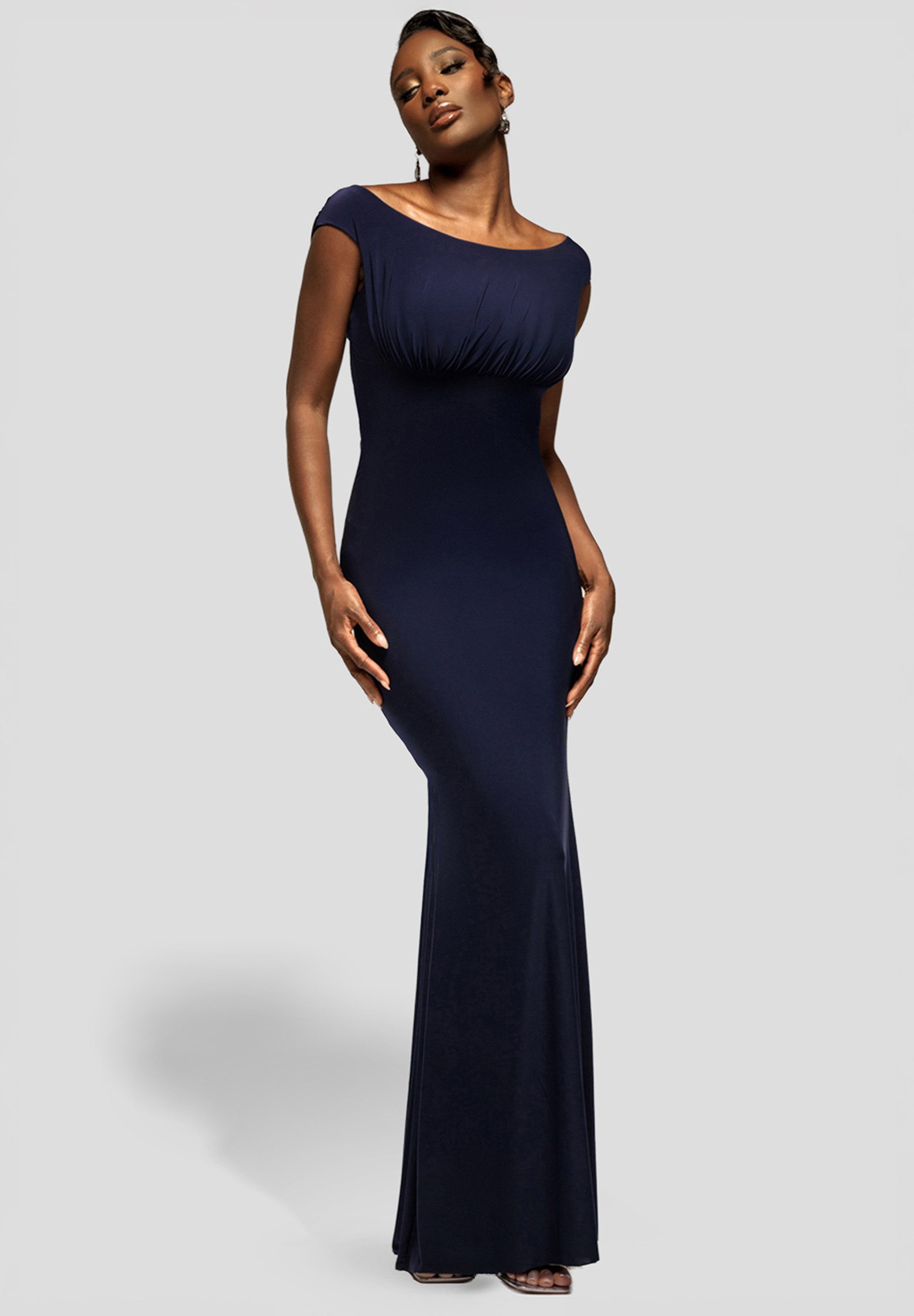 Goddiva Maxikleid Open Back Cowl Neck Gathered Maxi Dress With Velvet Tie Back Langes Kleid, schulterfrei, Wasserfall