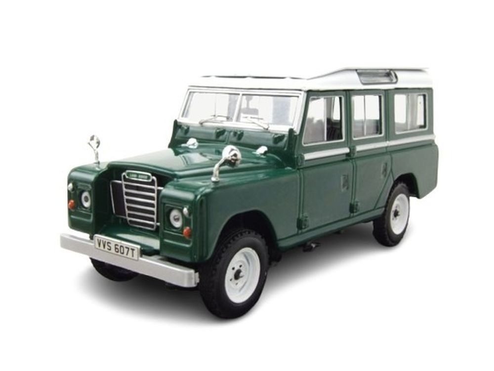 ixo Models Modellauto Land Rover 109 Series III 1978 dunkelgrün weiß, Maßstab 1:43