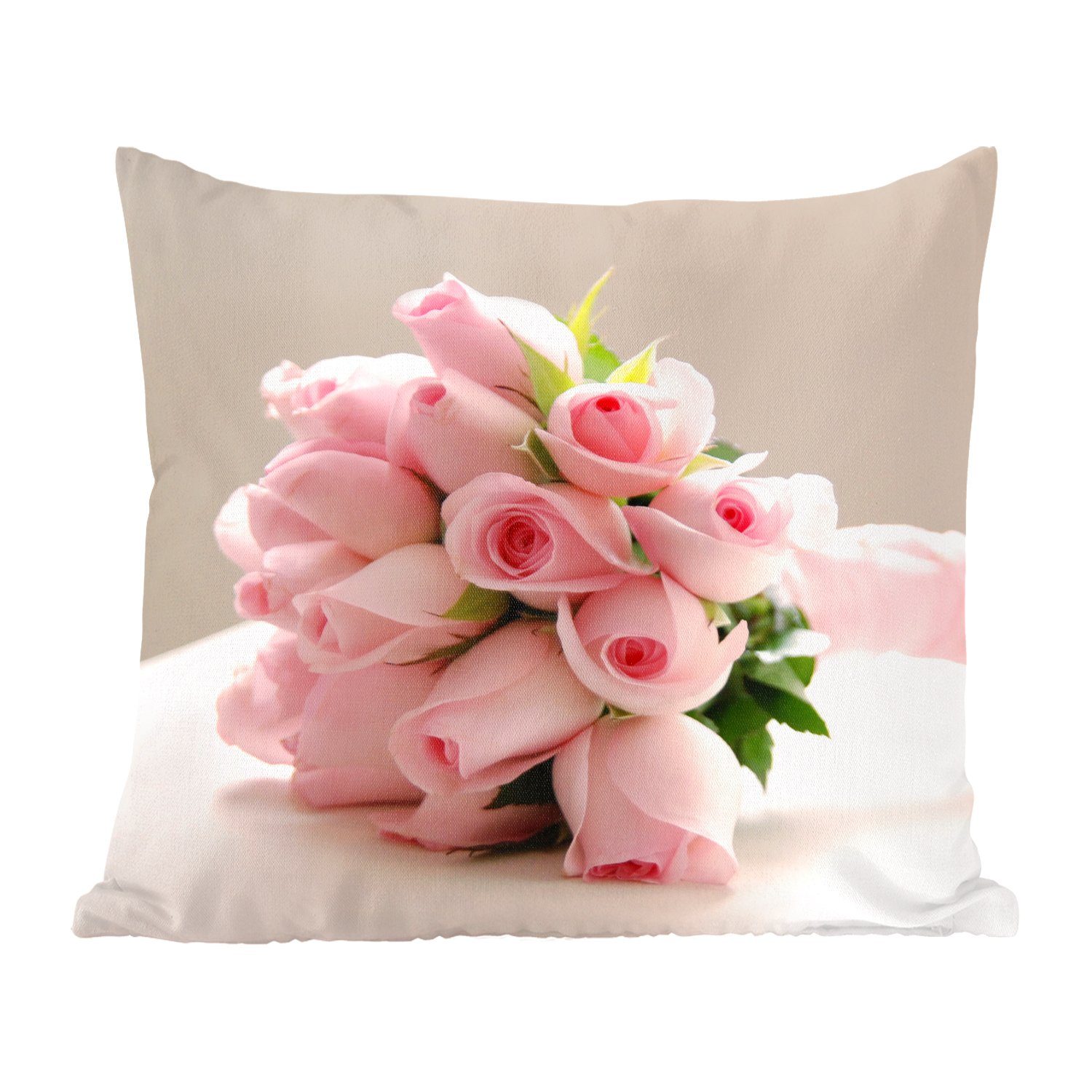 MuchoWow Dekokissen Ein Blumenstrauß aus rosa Rosen auf einem weißen Tisch, Zierkissen mit Füllung für Wohzimmer, Schlafzimmer, Deko, Sofakissen