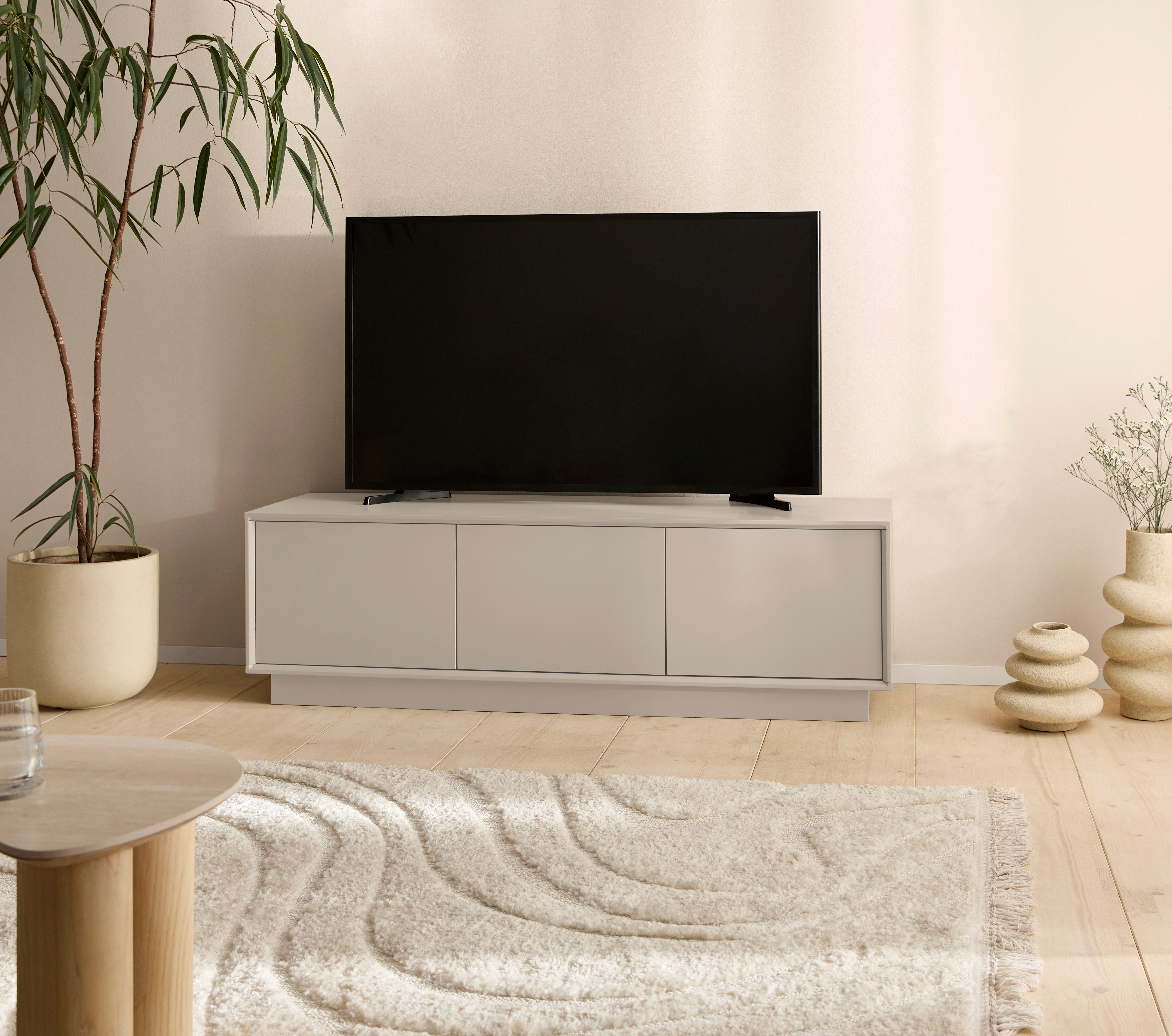 homsy by Ana Johnson TV-Schrank Storvia seidenmatte Lackierung, geräuschlose Soft-Close-Schubladen, B 140 cm