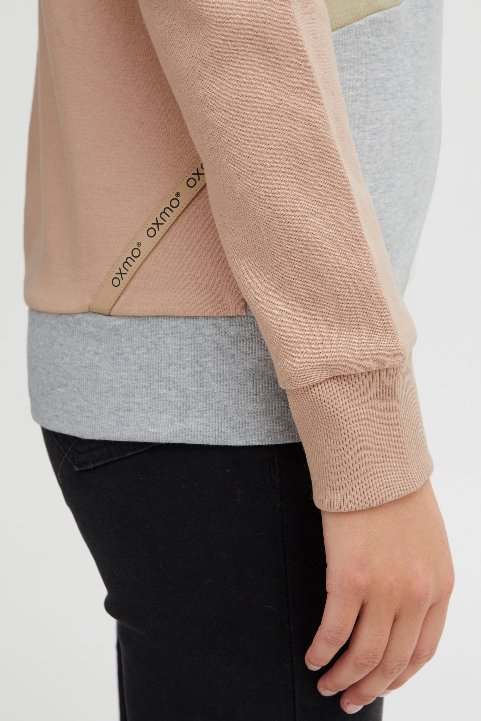 OXMO Kapuzensweatjacke OXAggi Sportliche Hoodie Sweatjacke mit zahlreichen Details