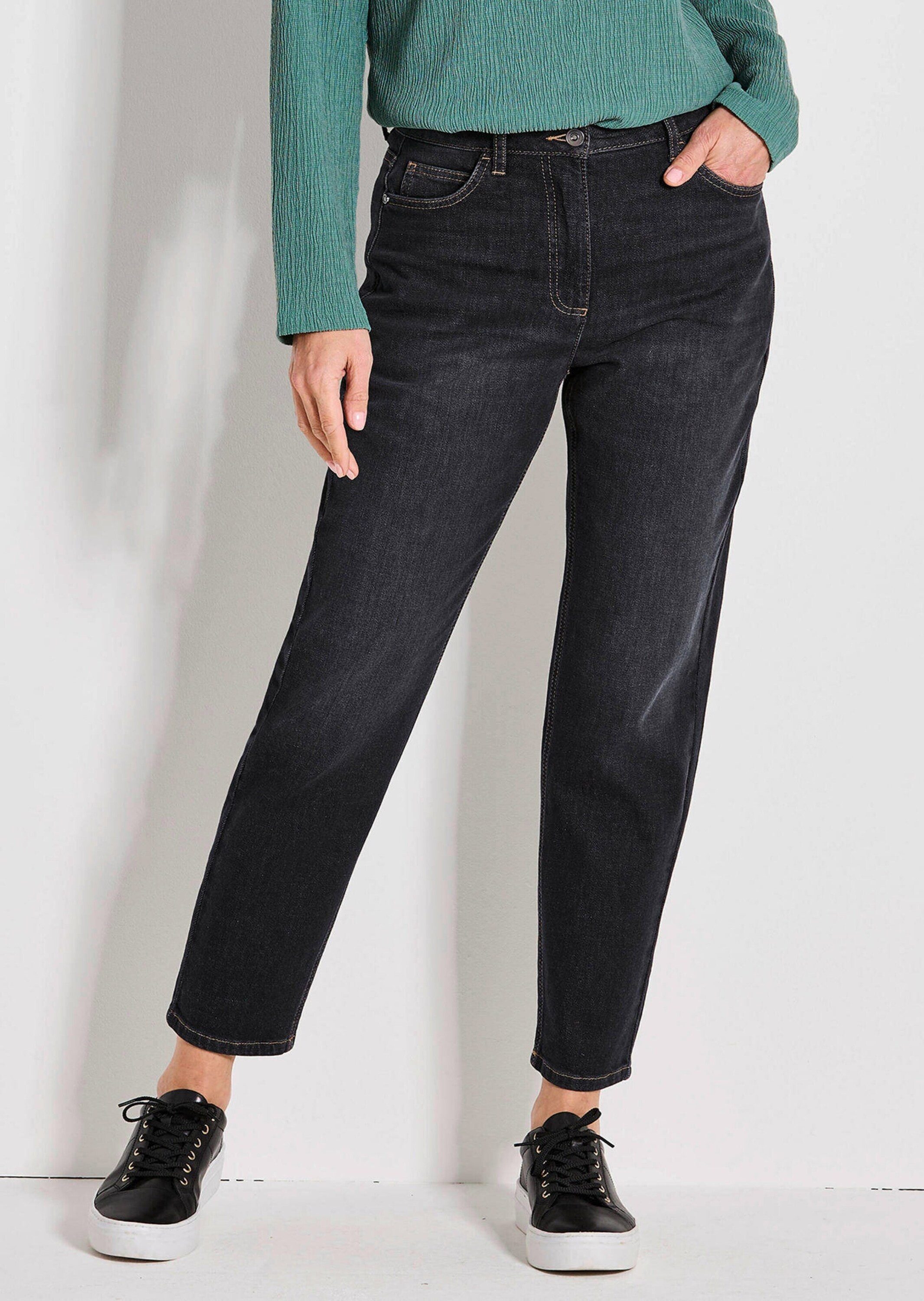 GOLDNER 5-Pocket-Jeans Baumwoll-Stretch Mom Jeans SARA Lange bequeme Jeans mit modischer Waschung und Formbund