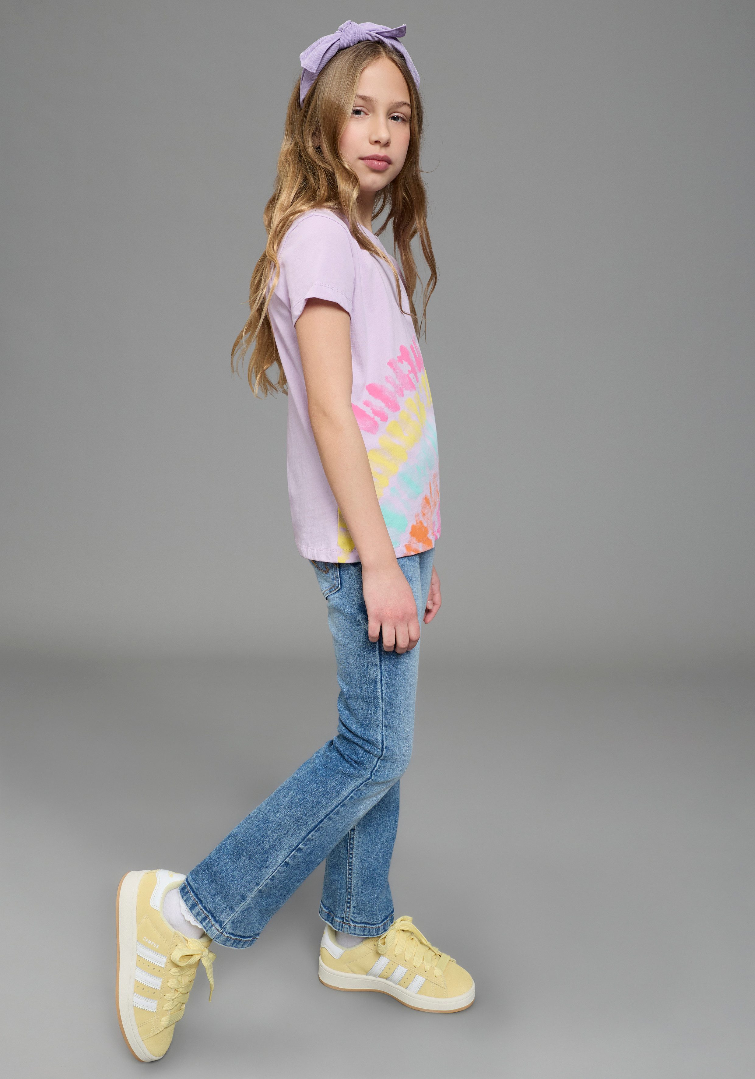 KIDSWORLD T-Shirt Shirt mit Regenbogen-Print Kurzarm, hüftlang geschnitten, bedruckt, Rundhals-Ausschnitt – Bild 4 von 5