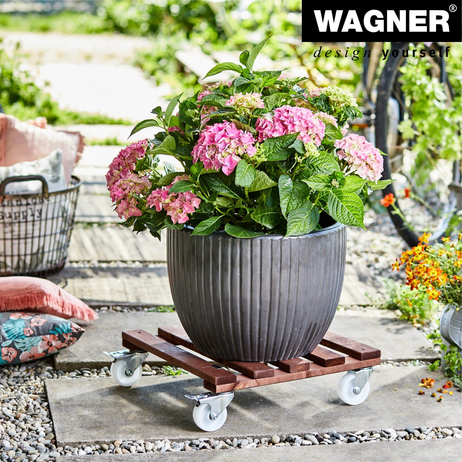 WAGNER design yourself Pflanzenroller GIGANT 45 x 13 cm I für Außenbereich + Innenbereich I rund & eckig I Kübelroller aus FSC®-Buchenholz, braun I 2 Total-Feststeller I Tragkraft 250 kg - Made in EU