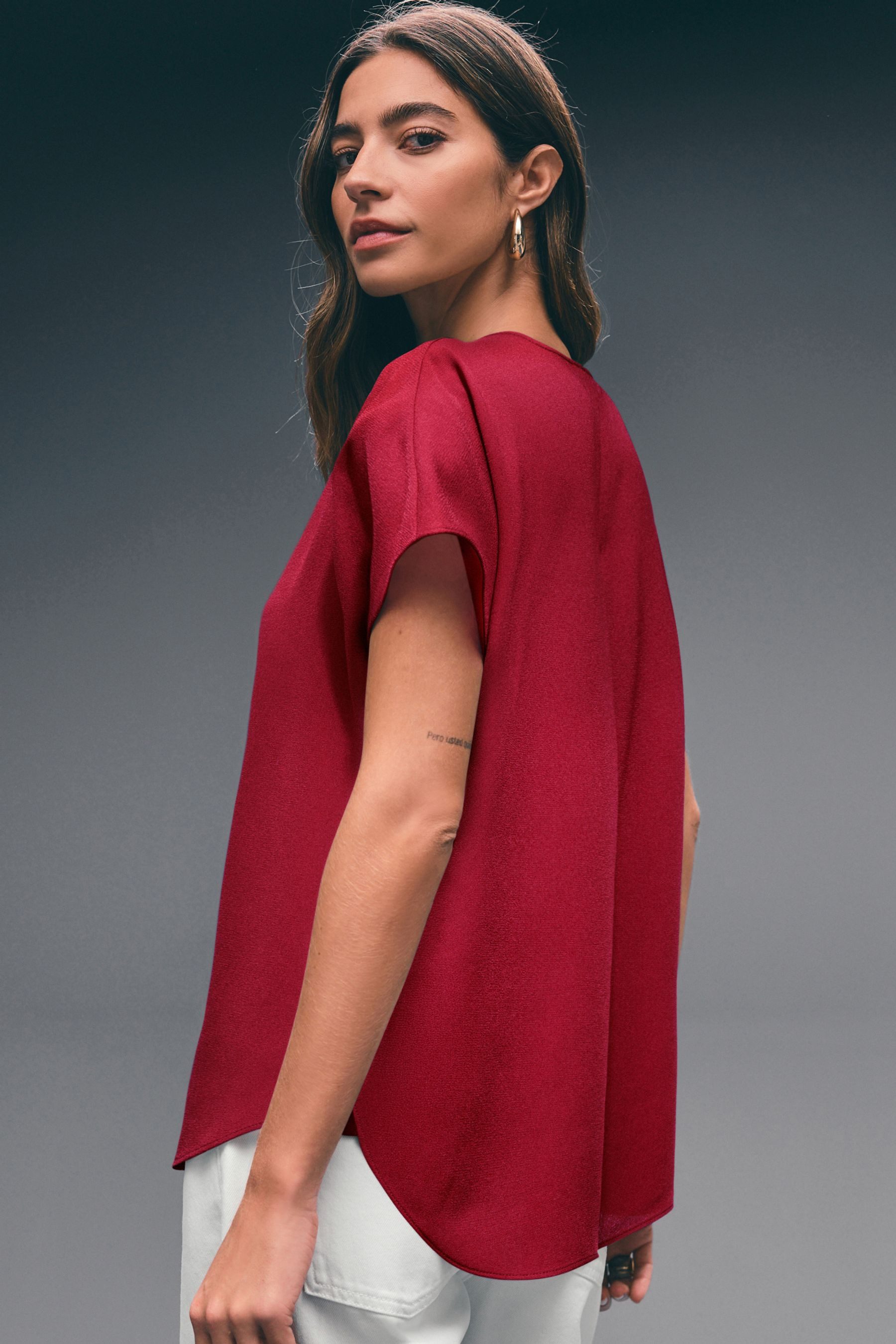 Next Kurzarmbluse Relaxed Fit Schlupfbluse mit V-Ausschnitt (1-tlg) günstig online kaufen