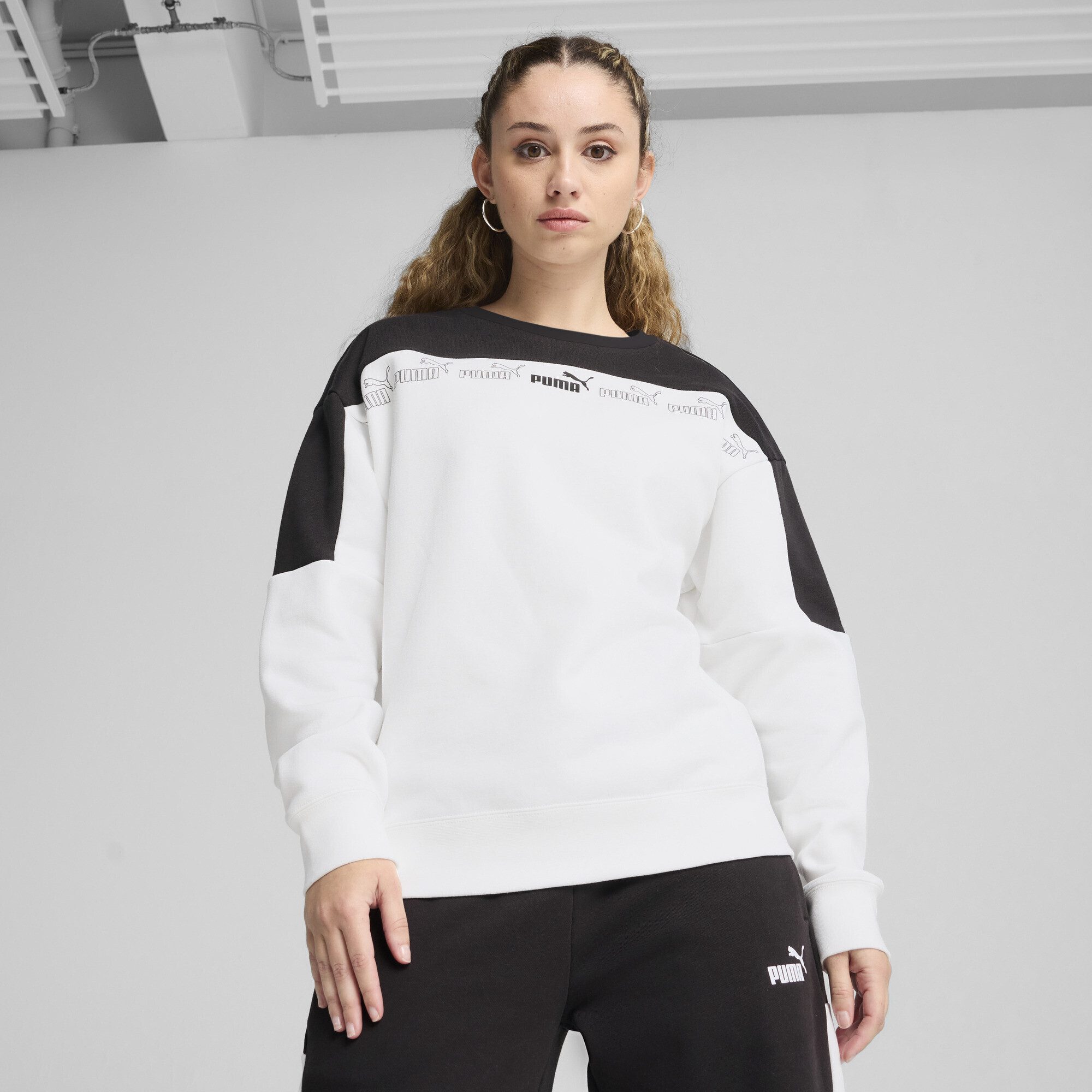 PUMA Sweatshirt Around The Block Crewneck Damen