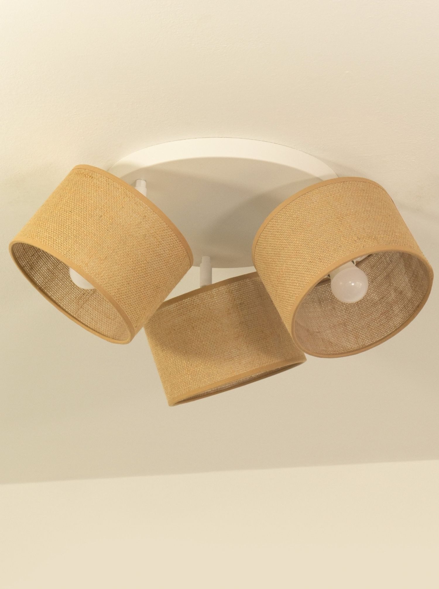 Licht-Erlebnisse Deckenstrahler AROS, ohne Leuchtmittel, Stoff Metall verstellbar 45 cm breit Weiß Beige E27 3-flammig Modern