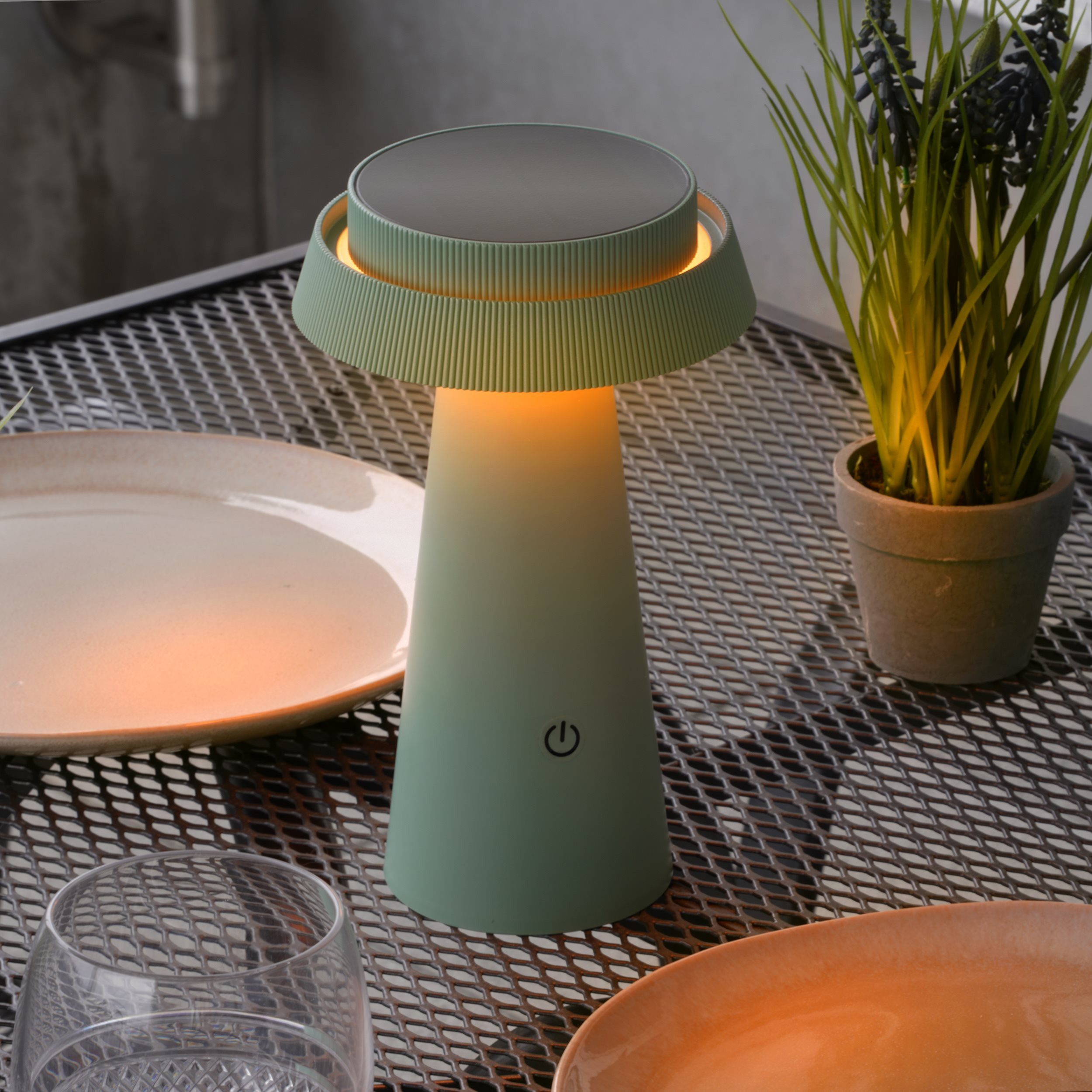 esotec LED Außen-Tischleuchte Sensor Solarlampe Sissi H=23 1800K 60 LEDs Bernsteinlicht CCT 102924, LED fest integriert