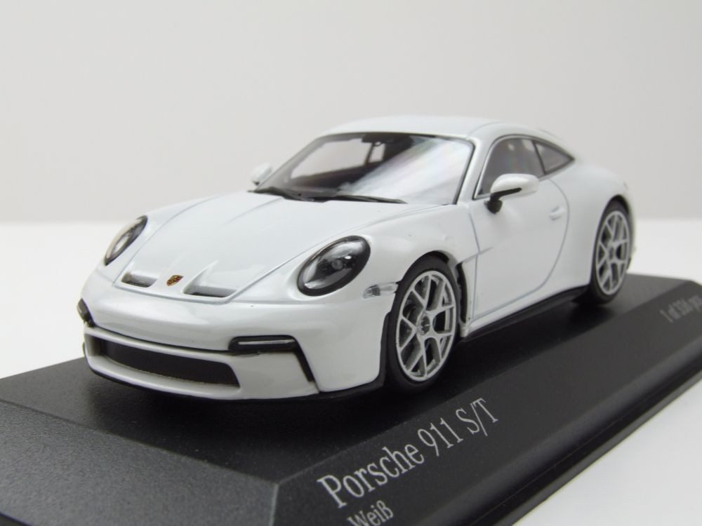 Minichamps Modellauto Porsche 911 (992) S/T 2024 weiß, Maßstab 1:43