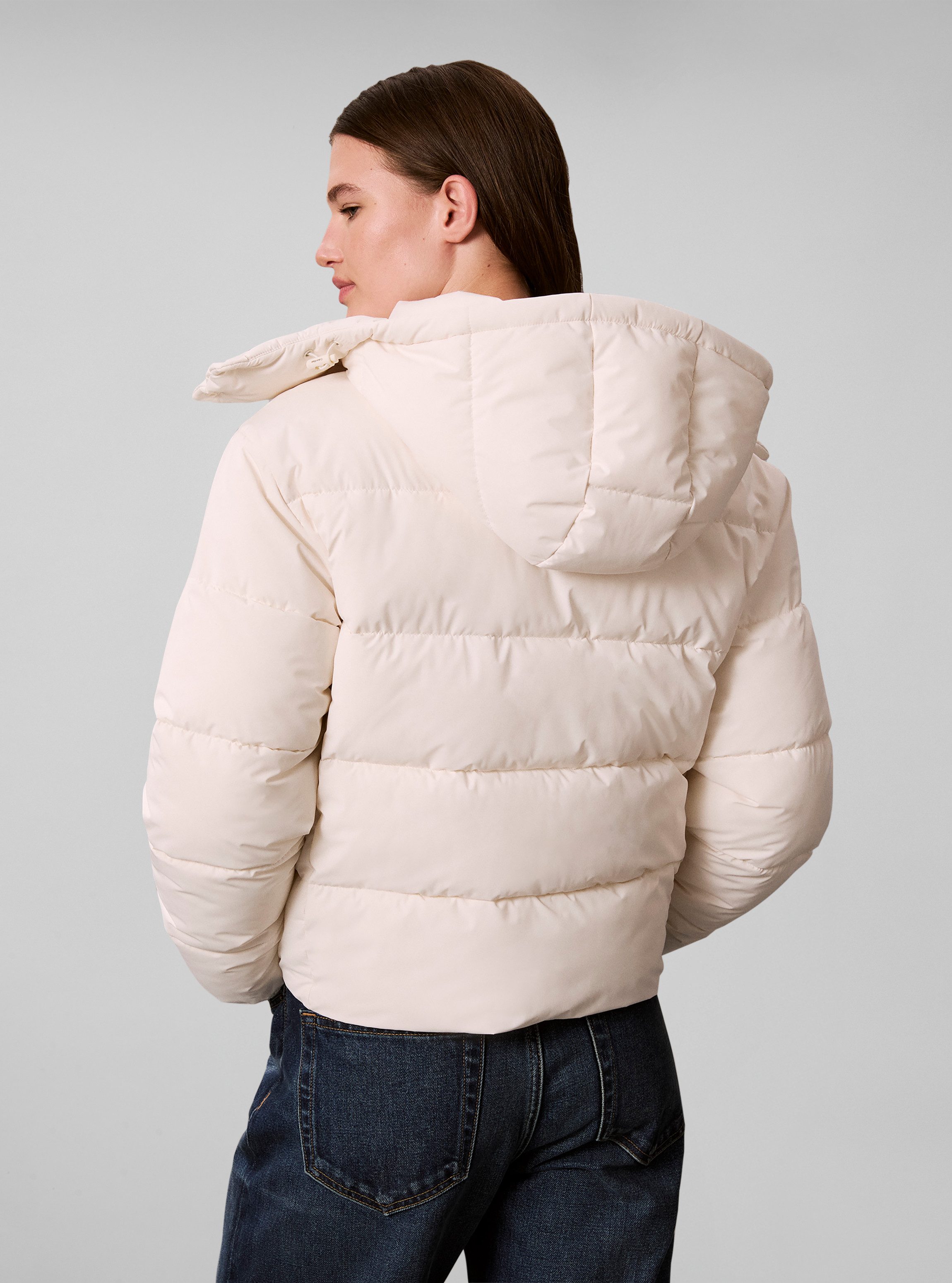 Calvin Klein Jeans Steppjacke abnehmbare Kapuze, kurze Form, verdeckter Reißverschluss