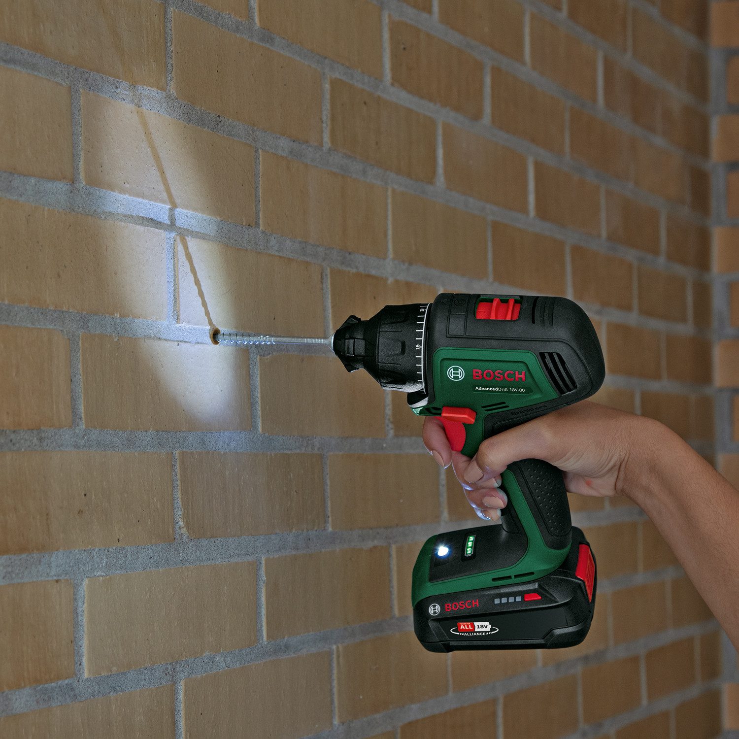 Bosch Home & Garden Akku-Bohrschrauber »AdvancedDrill 18V-80 QuickSnap«, Inkl. 1x Akku PBA 18V 2,5Ah und Ladegerät
