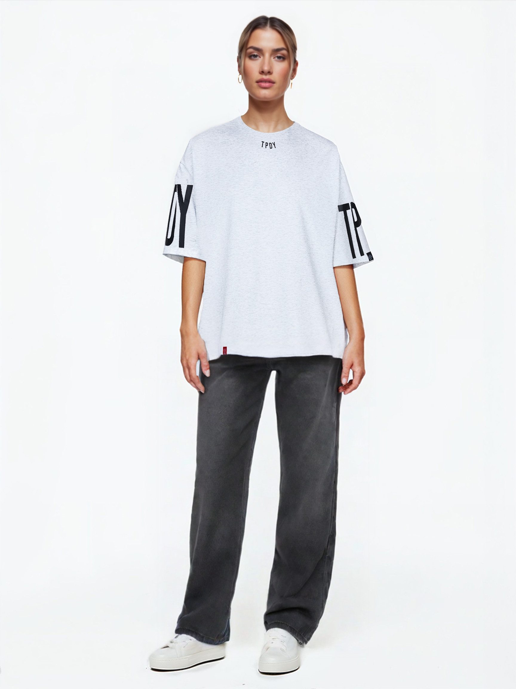 trueprodigy Oversize-Shirt Viktor F Logoprint Rundhals dicker Stoff – Bild 4 von 5
