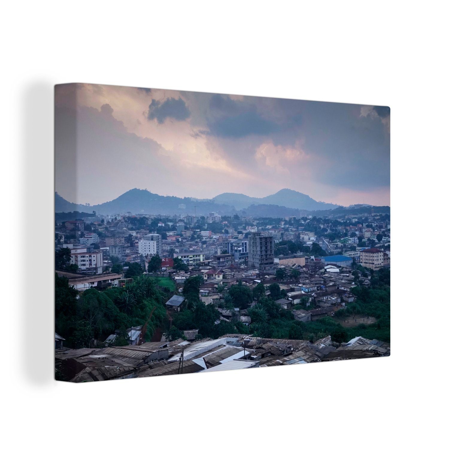 OneMillionCanvasses® Leinwandbild Die Berge von Yaounde in Kamerun nach Sonnenuntergang, (1 St), Wandbild Leinwandbilder, Aufhängefertig, Wanddeko, 30x20 cm